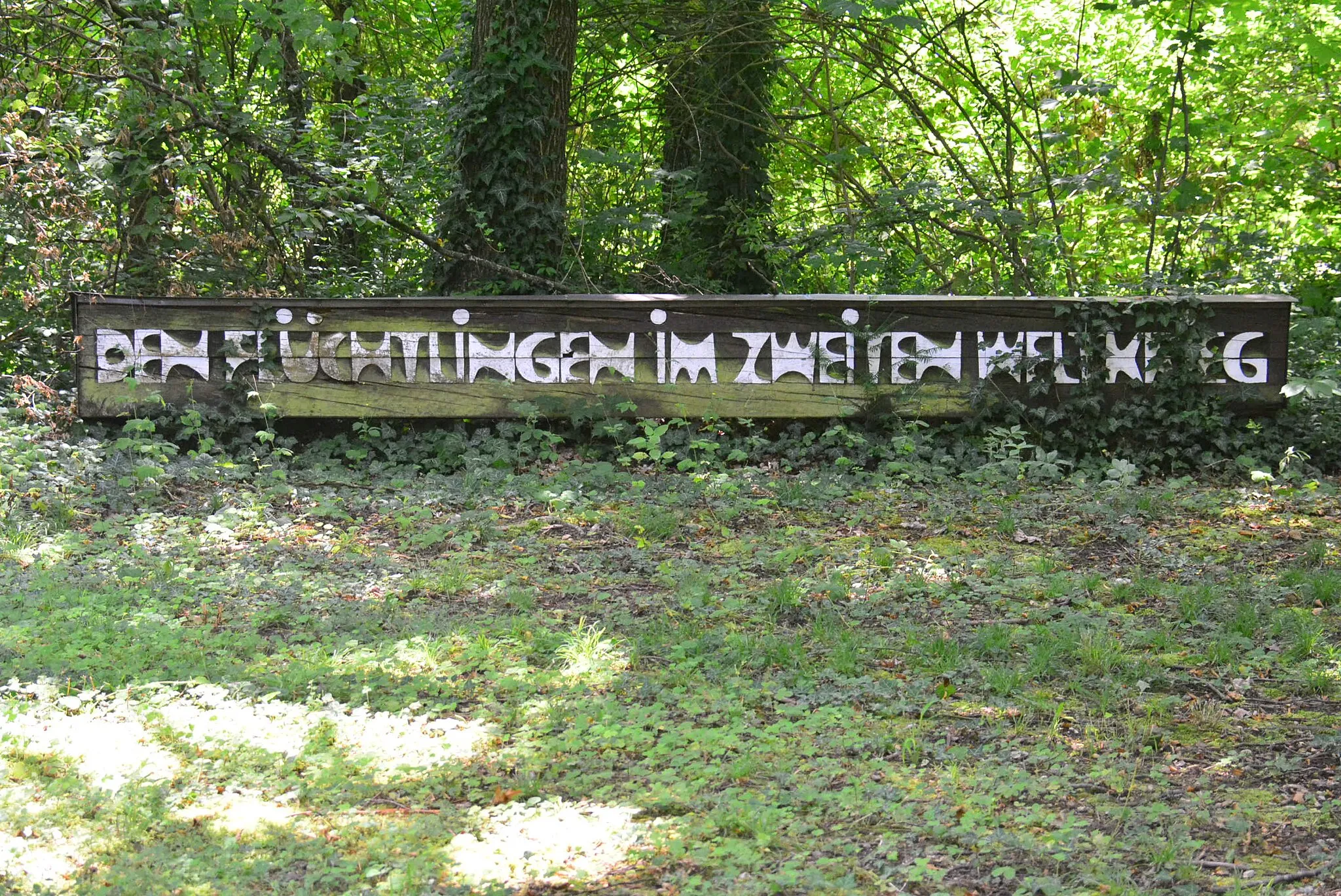 Photo showing: Das Flüchtlingsgräberfeld auf dem Linzer Stadtfriedhof St. Martin an der Wiener Bundesstraße 101 in Traun