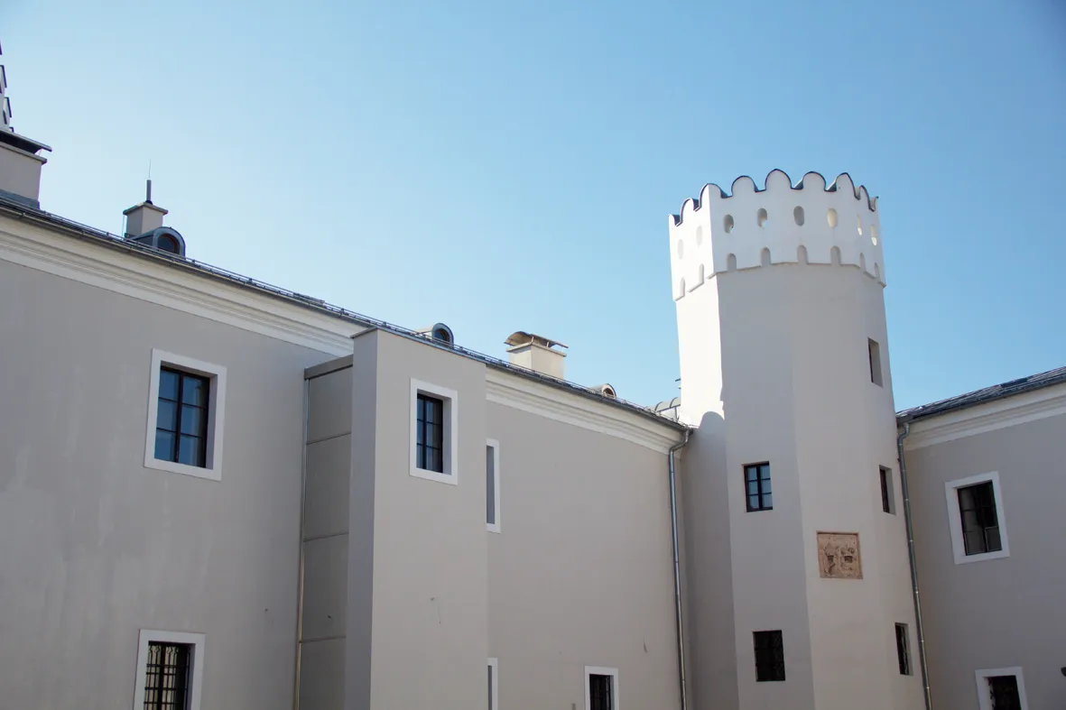 Photo showing: Schloss Ebelsberg Innenhof mit Turm