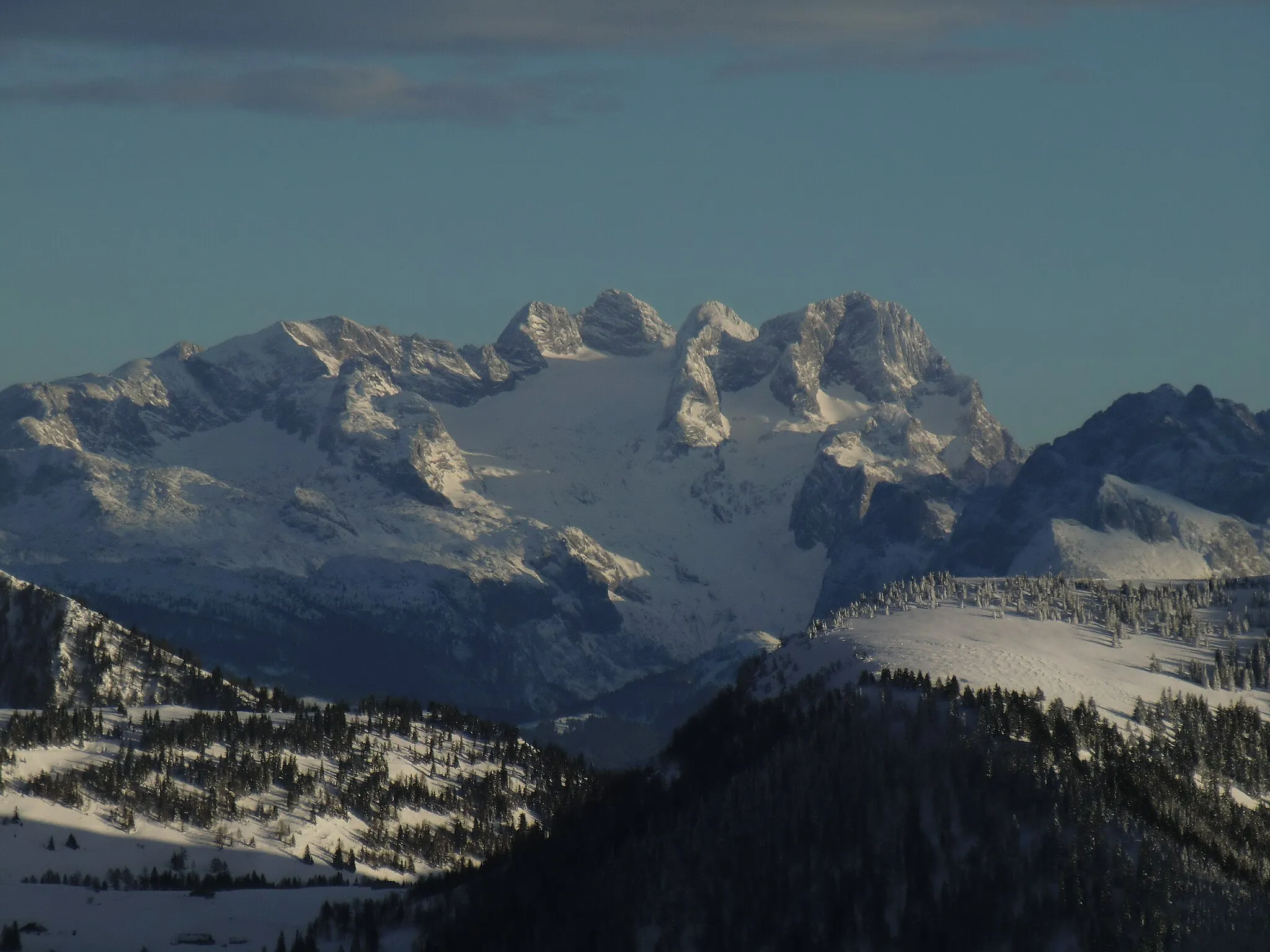 Photo showing: Dachstein vom Schlenken aus gesehen