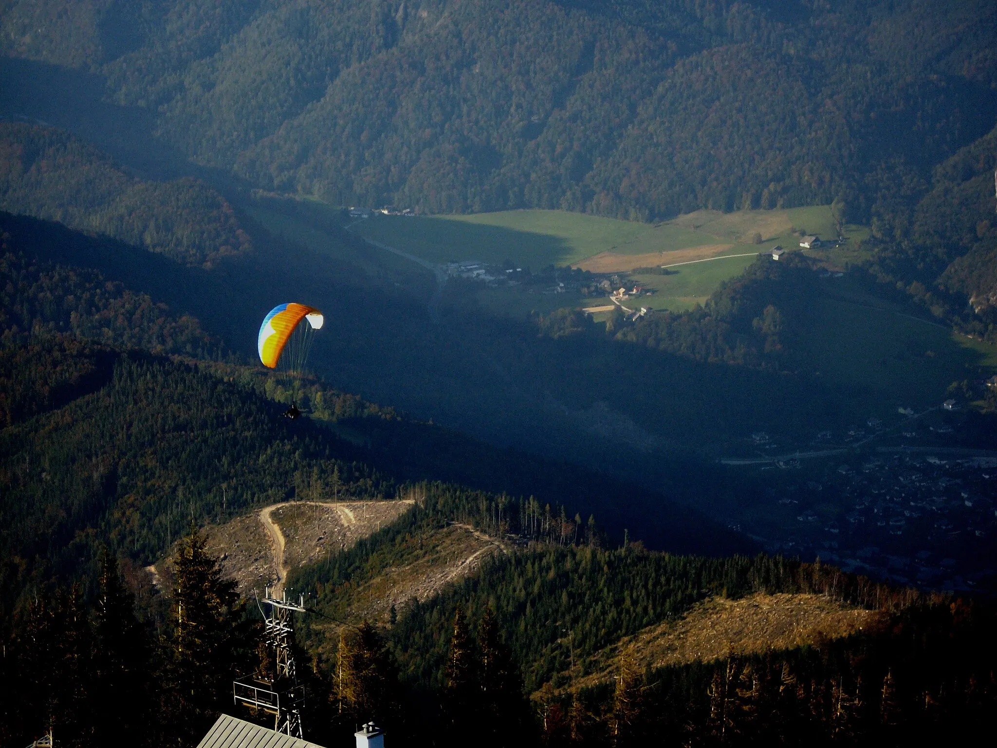 Photo showing: Paragleiter