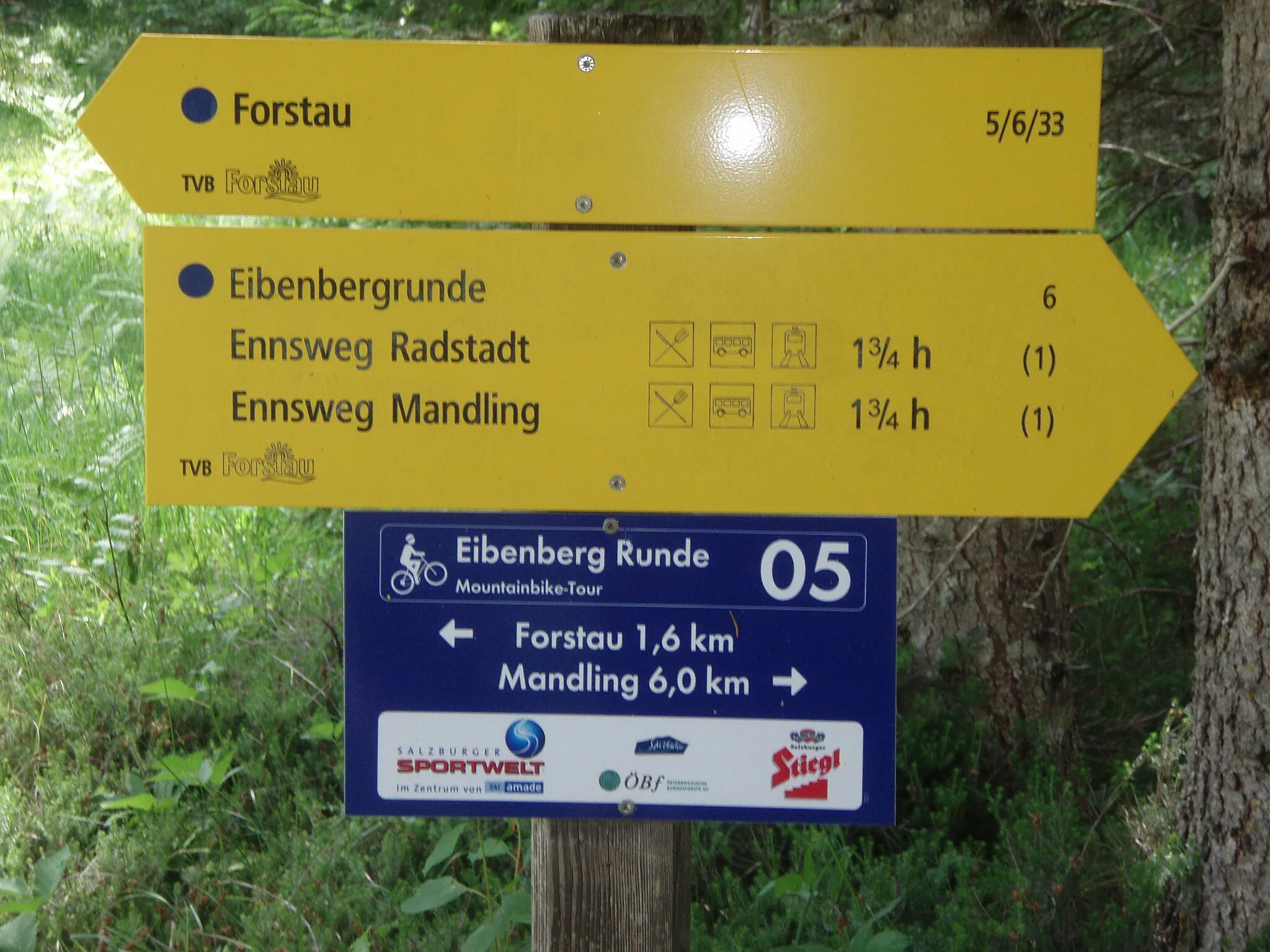 Photo showing: Wanderwegweiser Forstau