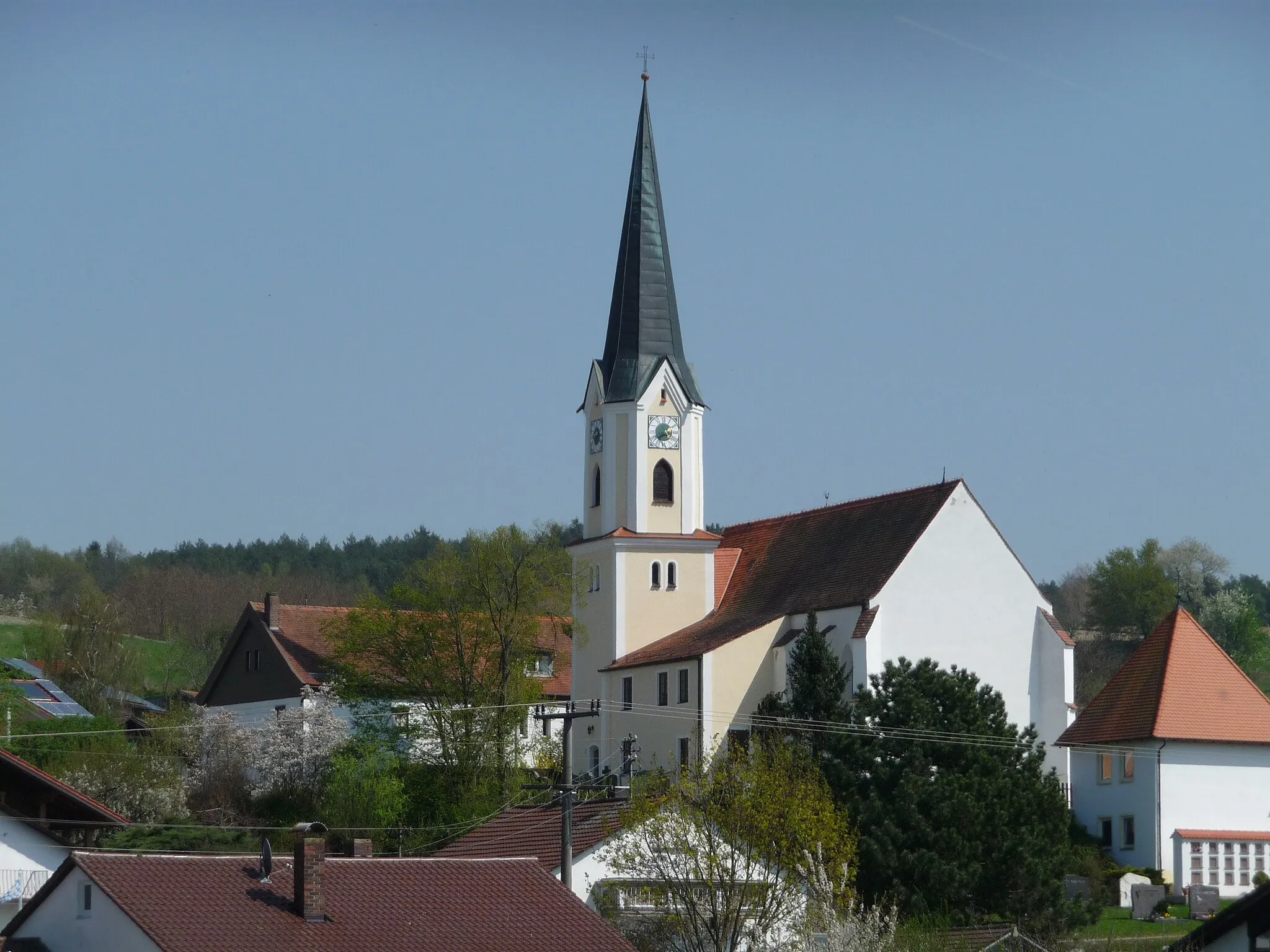 Photo showing: Die Pfarrkirche St. Georg in Amsham