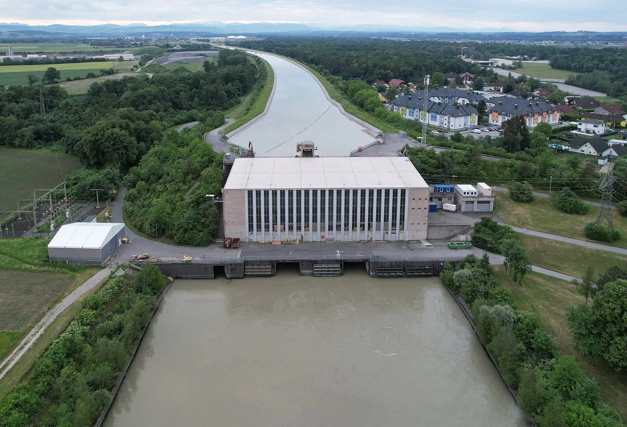 Photo showing: Aerial photograph of Hydroelectric power plant St. Pantaleon