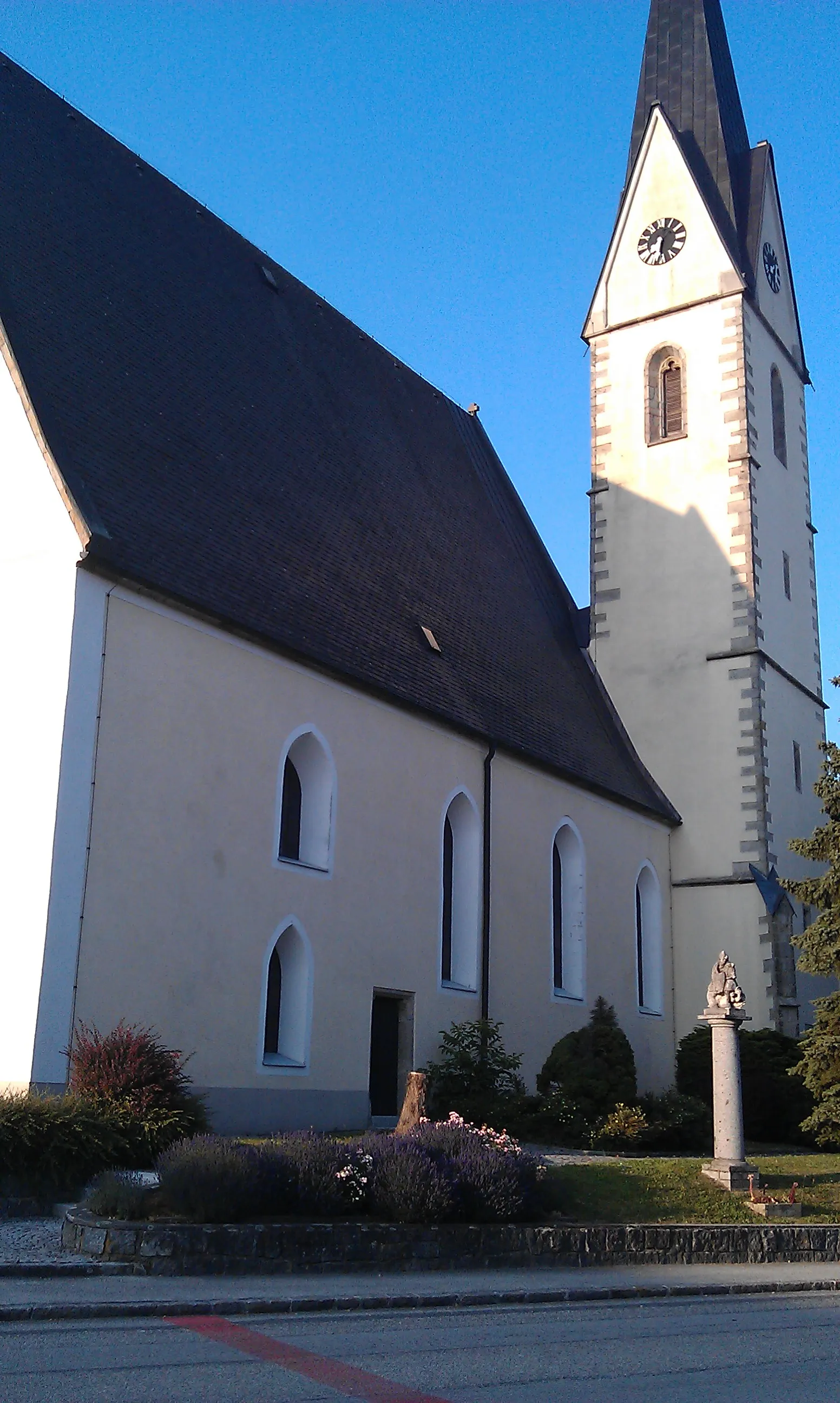 Photo showing: Kirche in Stroheim