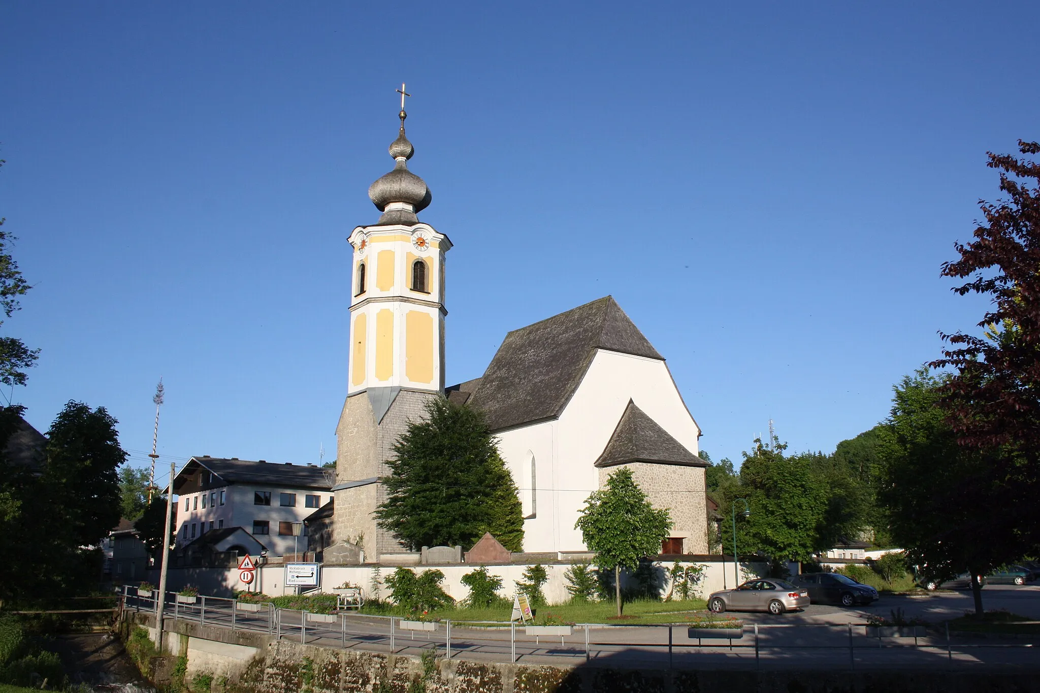 Photo showing: Die Pfarrkirche der oberösterreichischen Gemeinde Ungenach