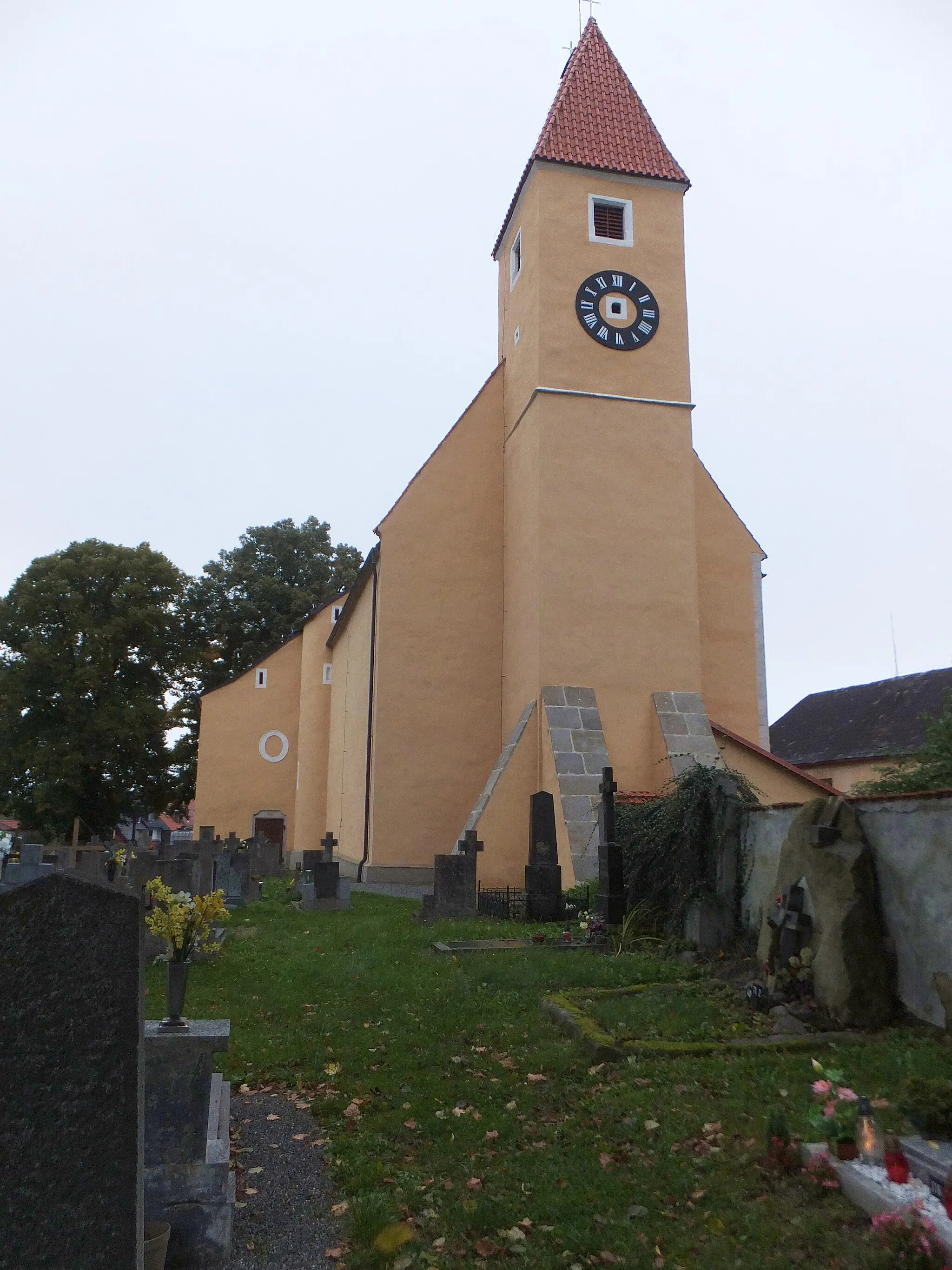 Photo showing: Church of Saint Bartholomew in Malonty