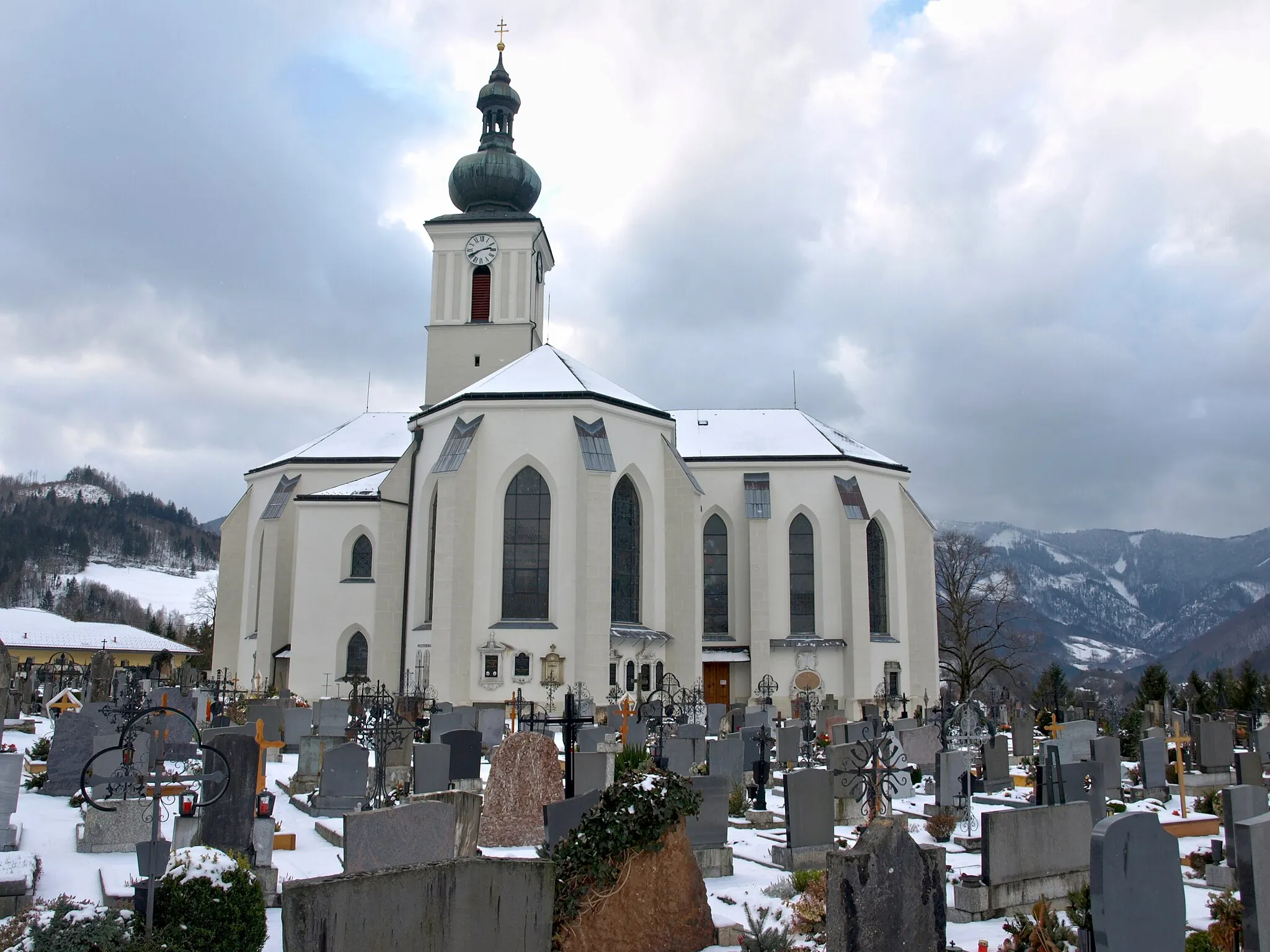 Photo showing: Kath. Pfarrkirche hl. Johannes Evangelista