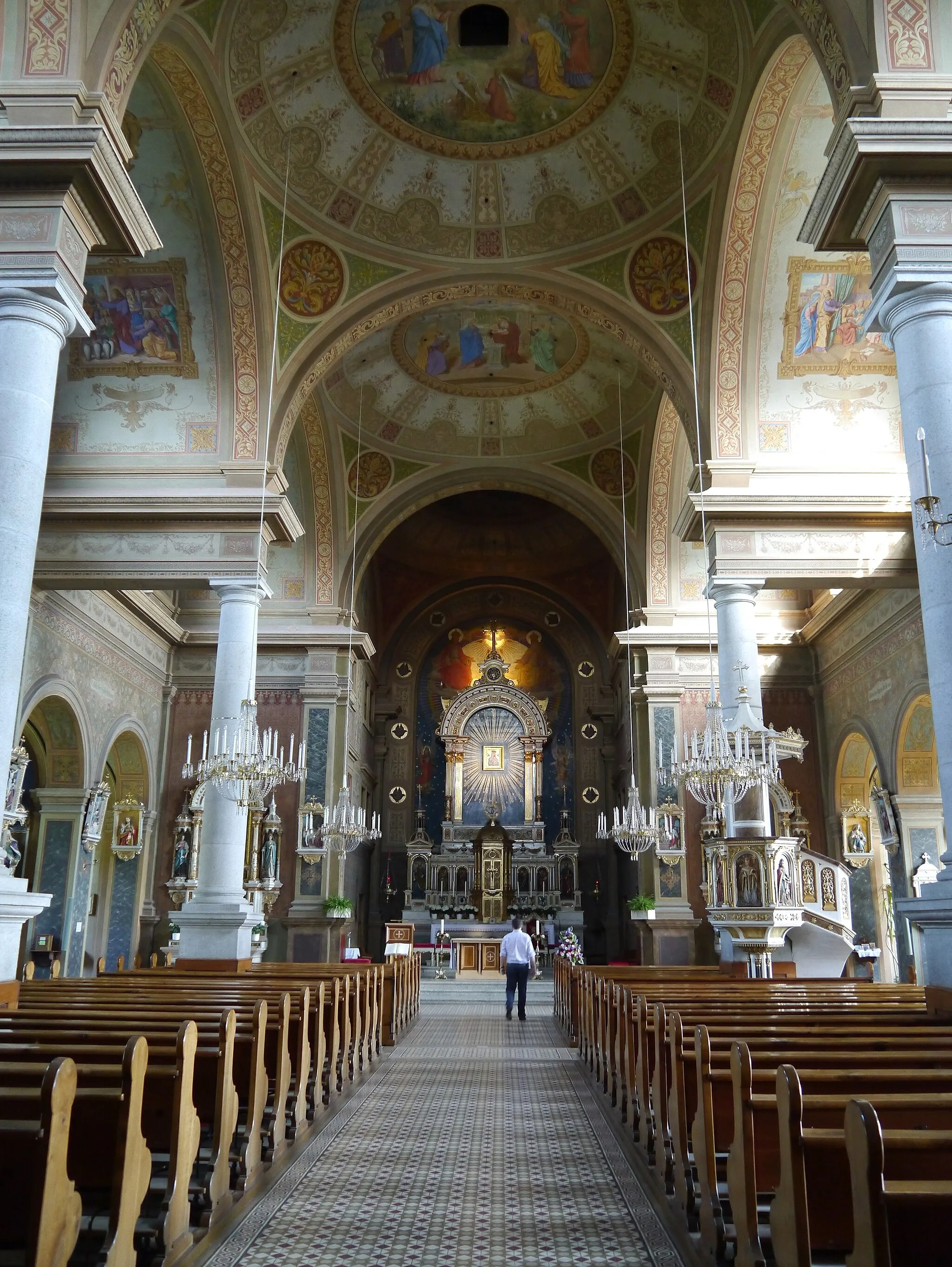 Photo showing: Nave of Maria Puchheim Pilgrimage Basilica, Attnang-Puchheim, Upper Austria