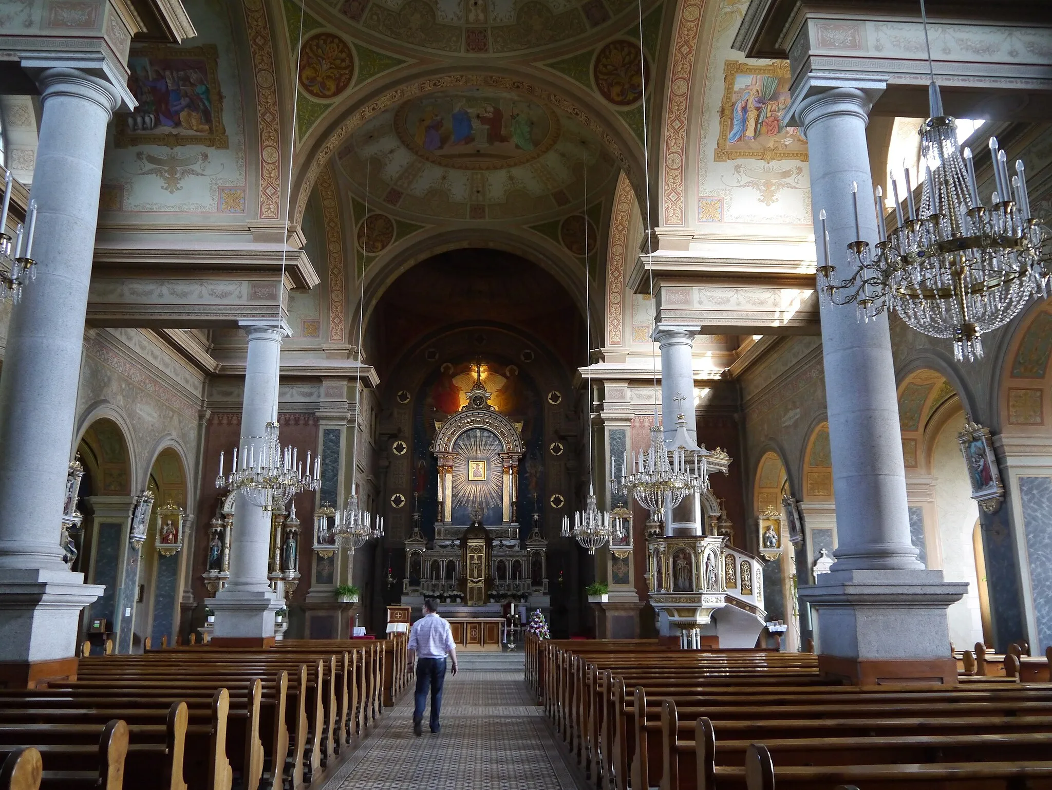 Photo showing: Nave of Maria Puchheim Pilgrimage Basilica, Attnang-Puchheim, Upper Austria