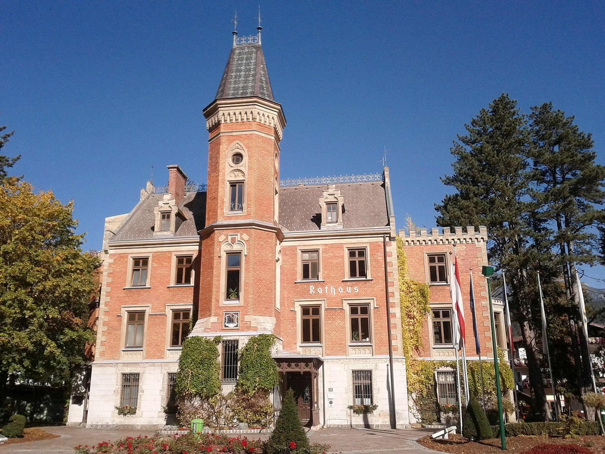 Photo showing: Rathaus, ehem. Palais Coburg