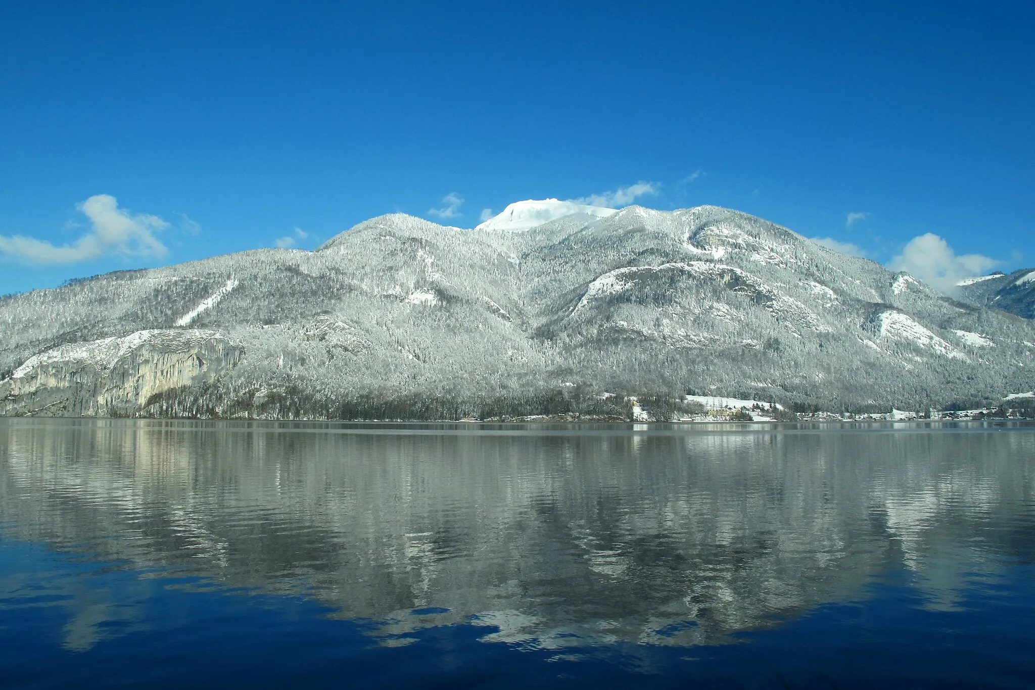 Photo showing: Südufer des Wolfgangsee