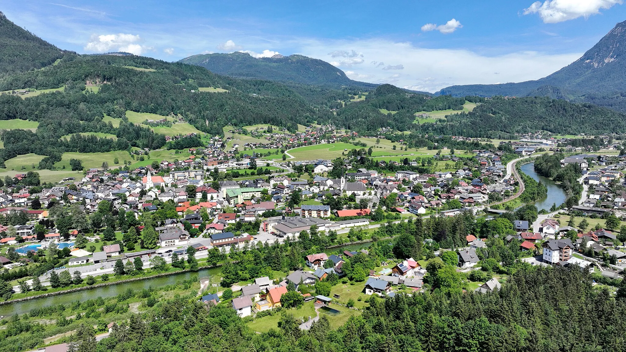 Photo showing: West view of Bad Goisern, Upper Austria.