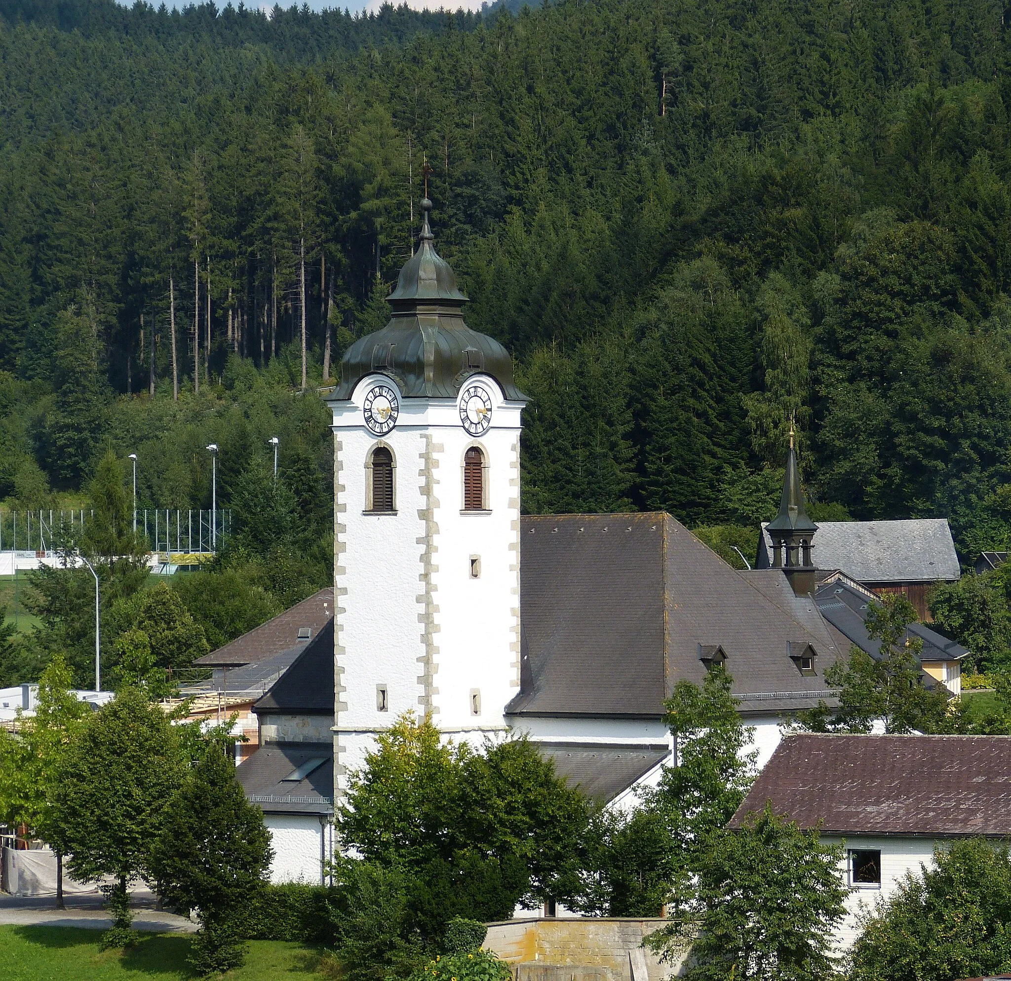 Photo showing: Vorderweißenbach ( Upper Austria ). Ss. Peter and Paul parish church: Gothic tower ( 14th/15th century )