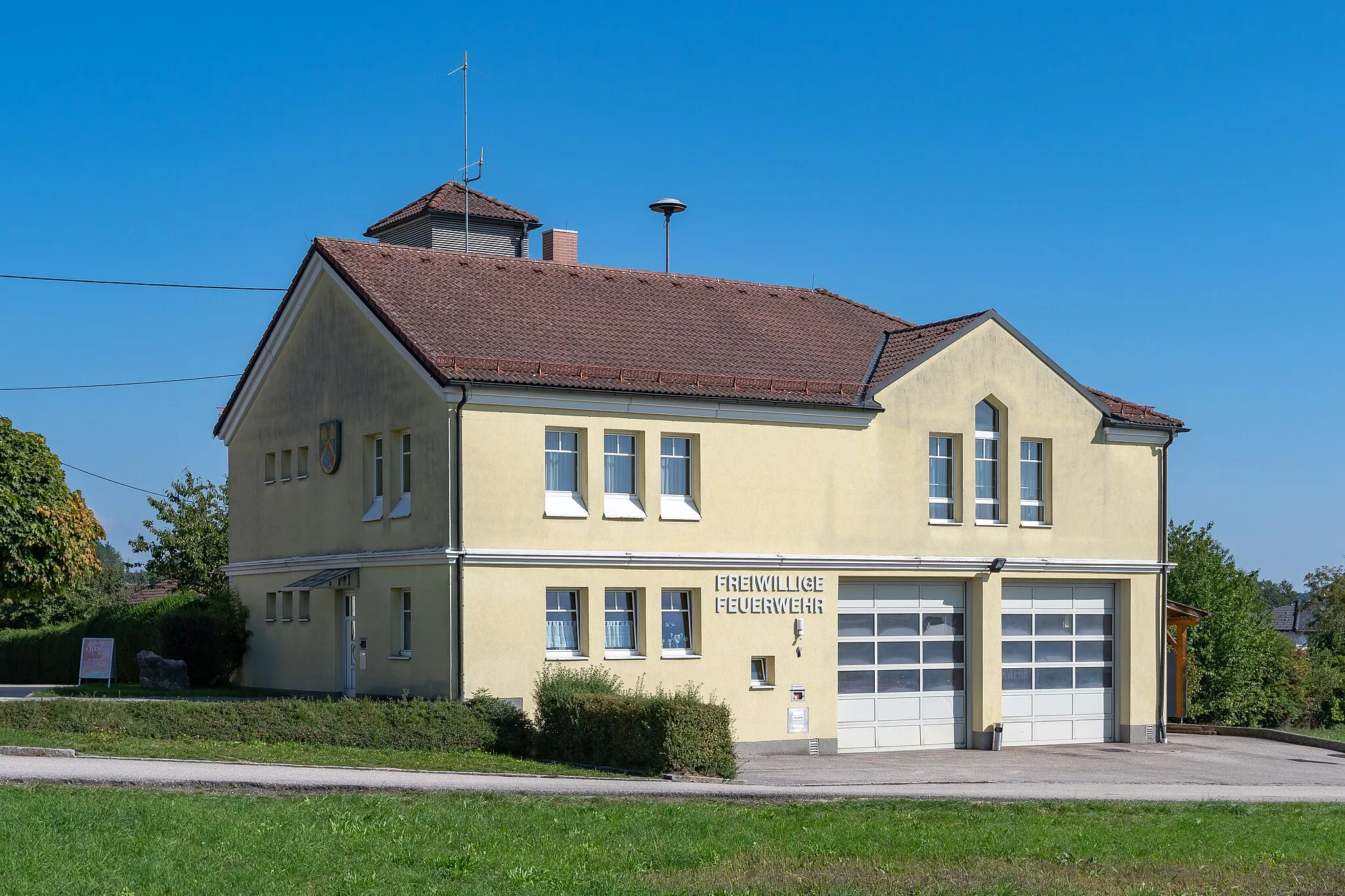 Photo showing: Voluntary fire brigade Allhaming, fire station