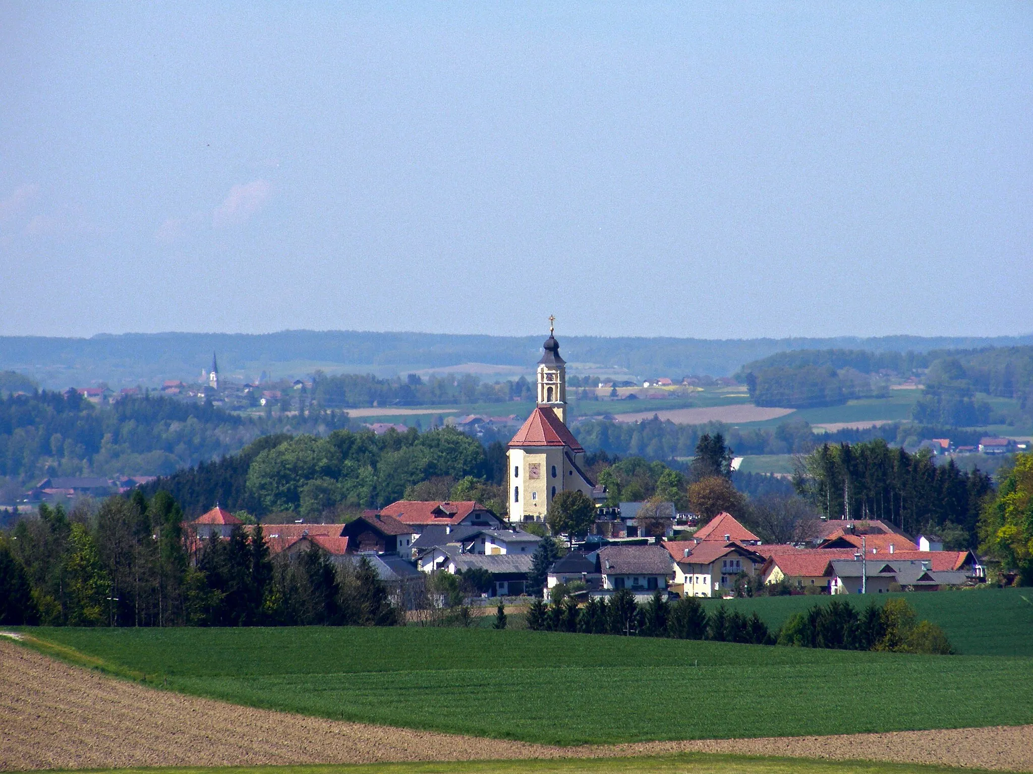 Photo showing: Moosdorf, Bezirk Braunau, Oberösterreich - Ansicht von Osten