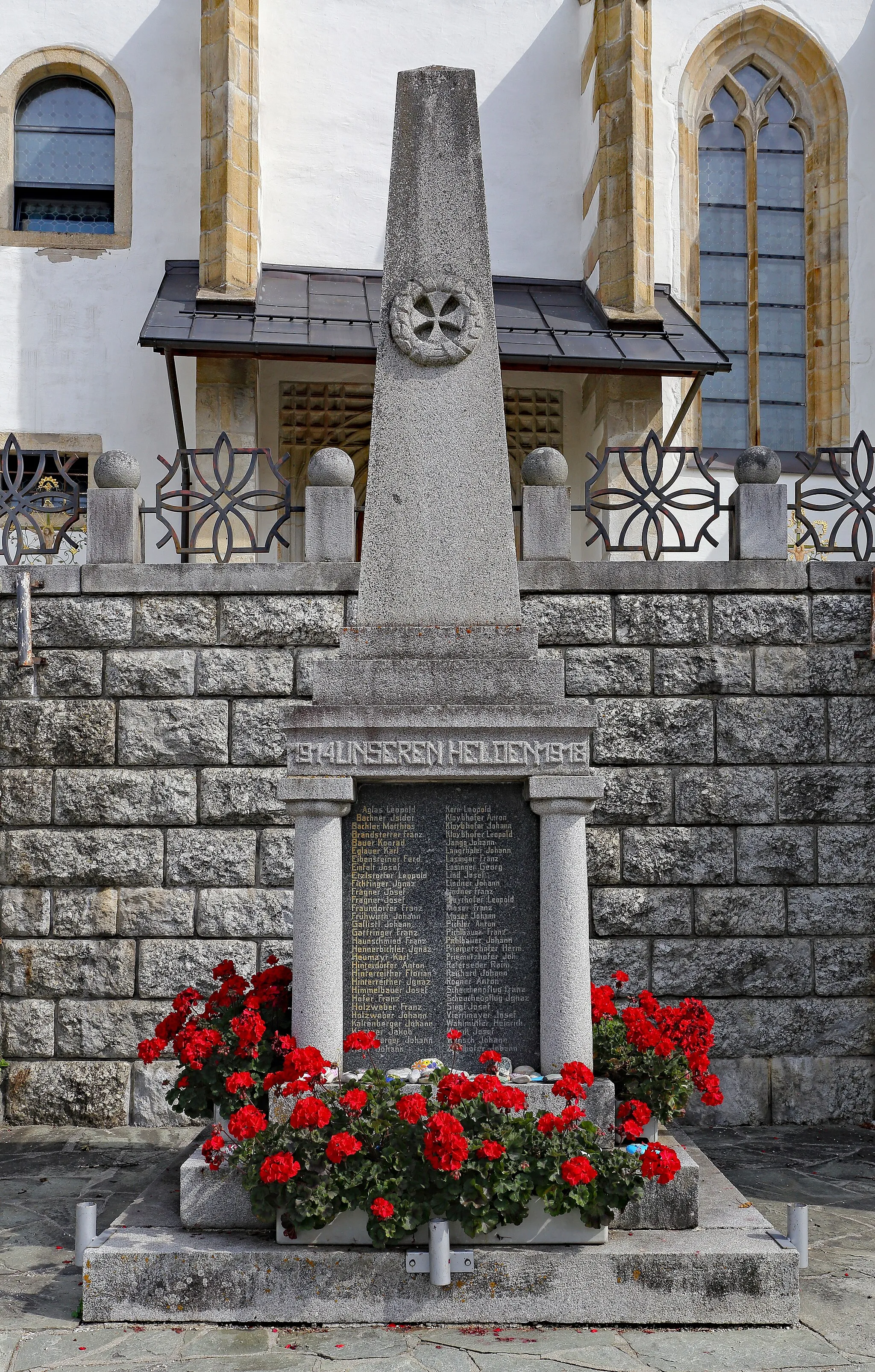 Photo showing: Kriegerdenkmal 1. Weltkrieg südlich der Pfarrkirche von Unterweißenbach