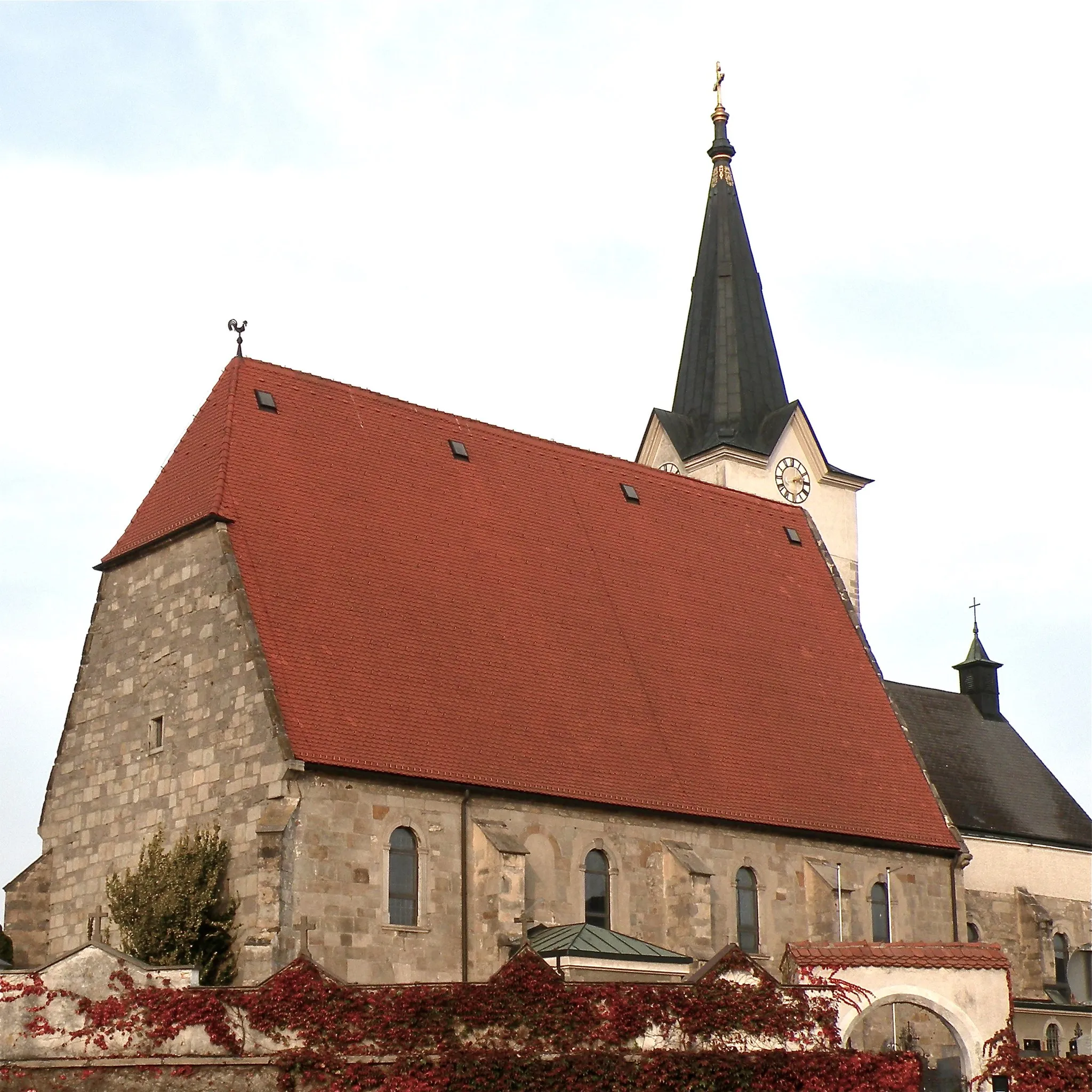 Photo showing: Pfarrkirche Naarn im Machlande (Südansicht) im Bezirk Perg in Oberösterreich