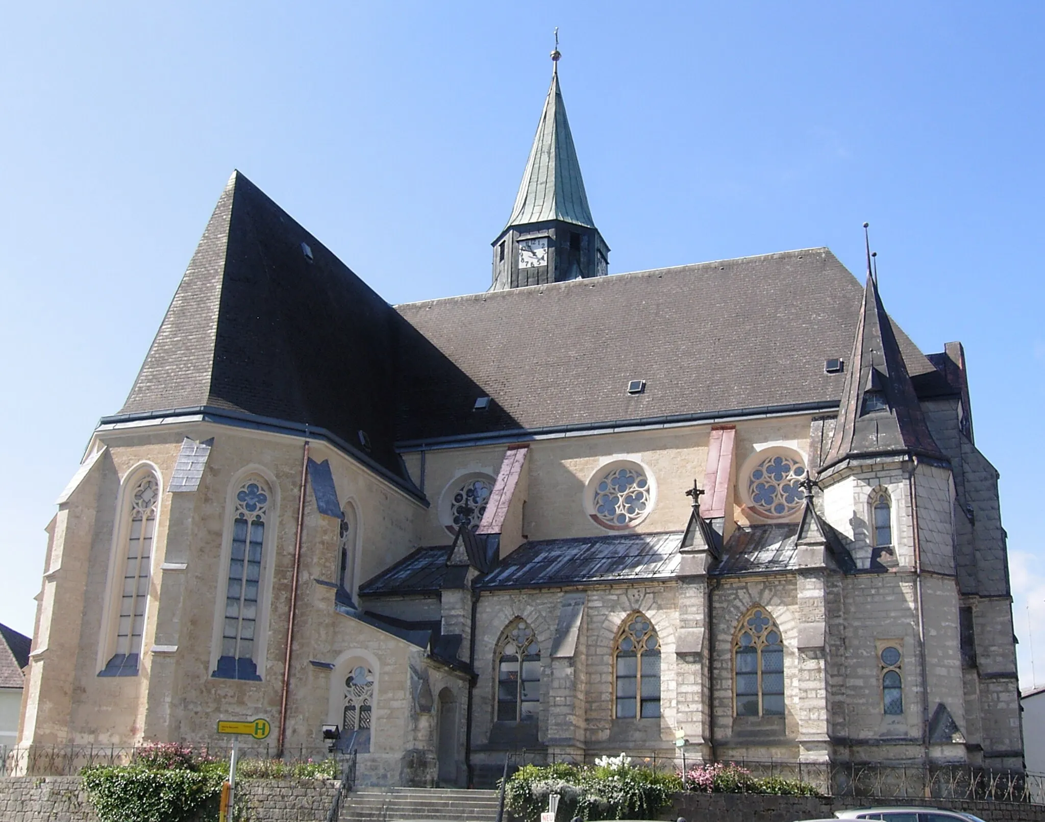 Photo showing: Maria Neustift Kath.Pfarrkirche, Nordansicht