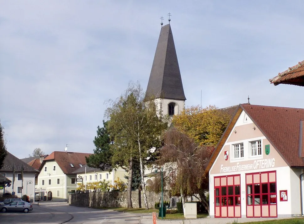 Photo showing: Oftering

This media shows the protected monument with the number 15747 in Austria. (Commons, de, Wikidata)