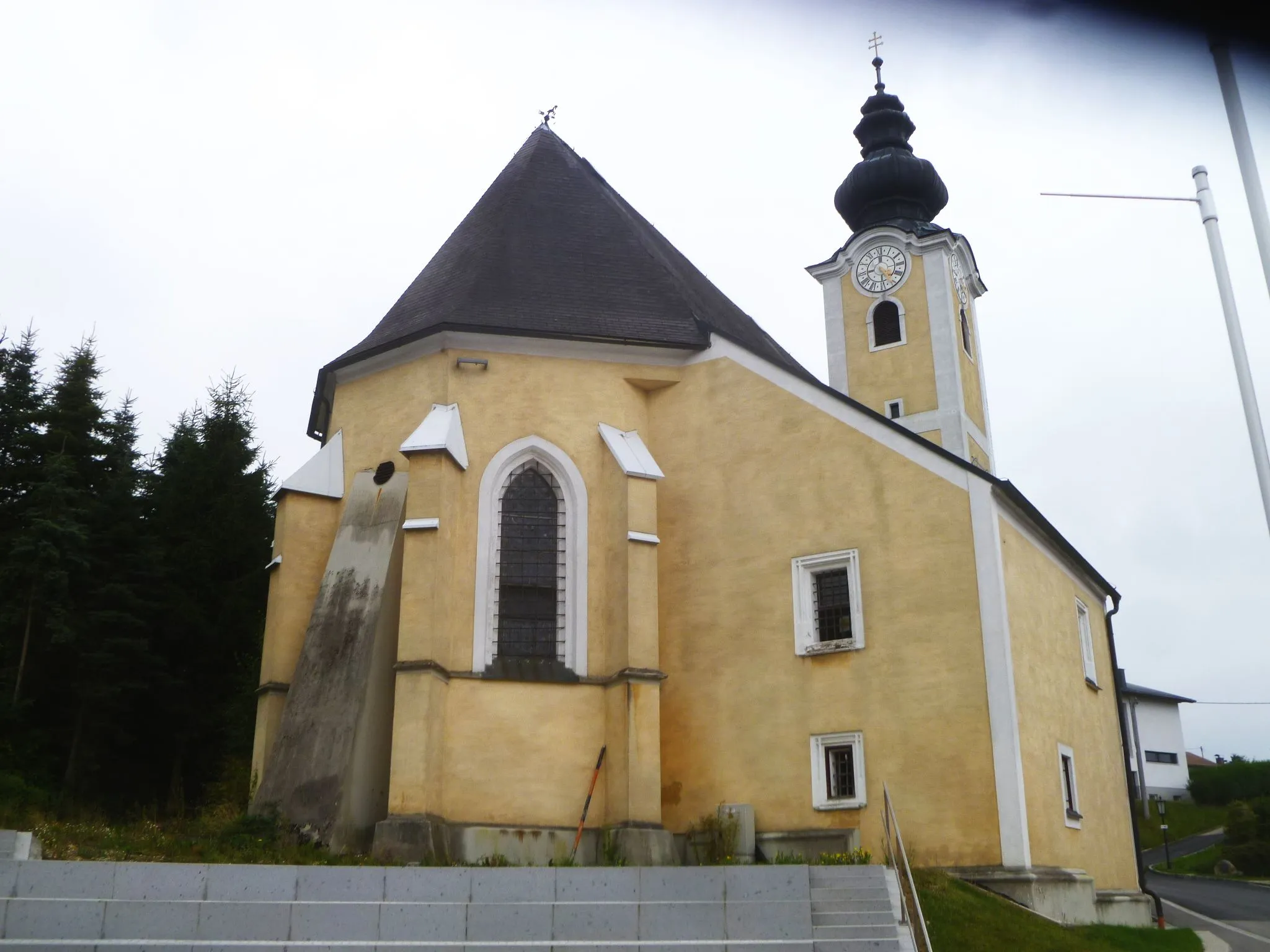 Photo showing: Kath. Pfarrkirche hl. Leonhard