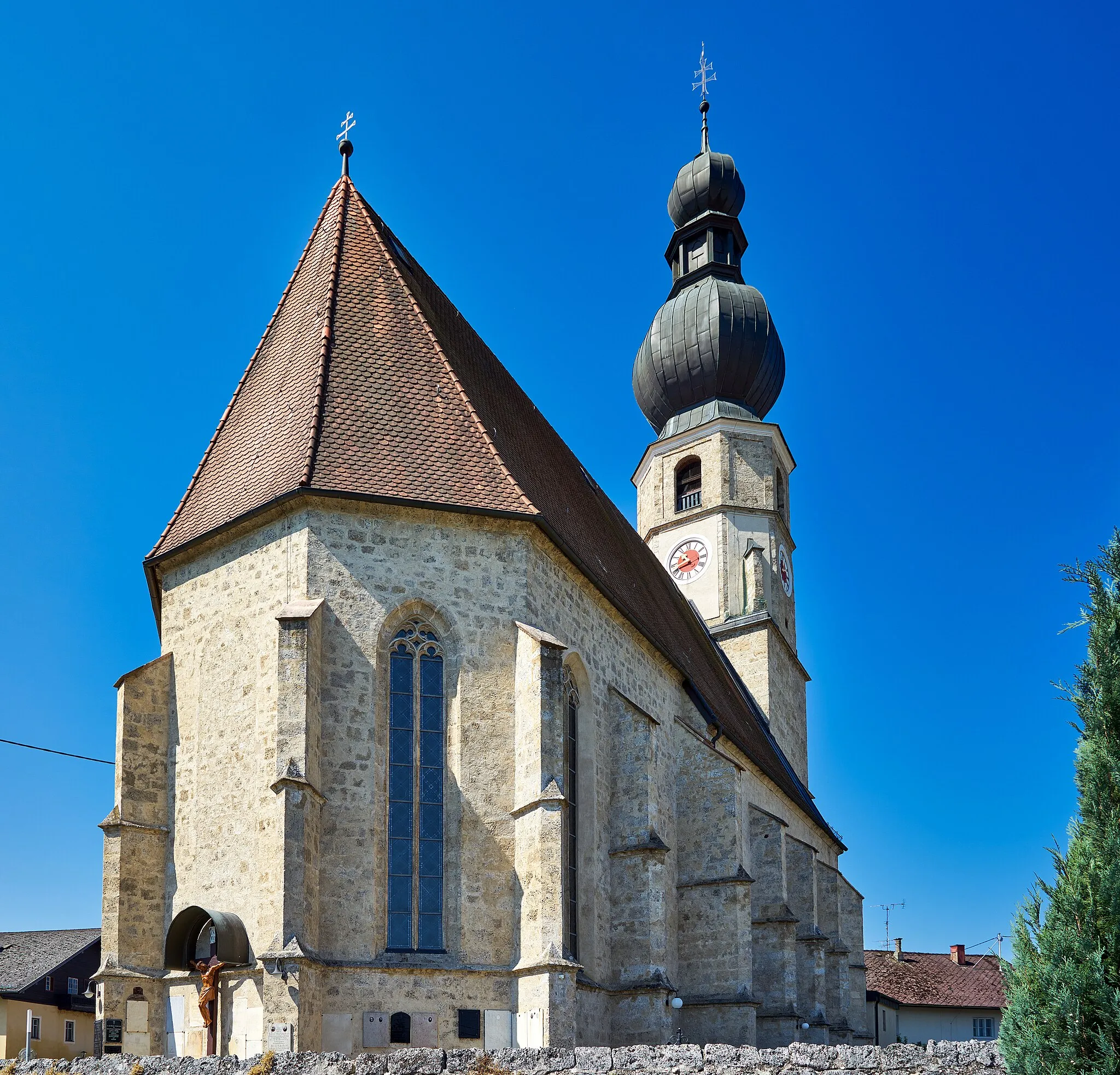 Photo showing: Katholische Pfarrkirche hl. Martin - Ansicht von Nordosten