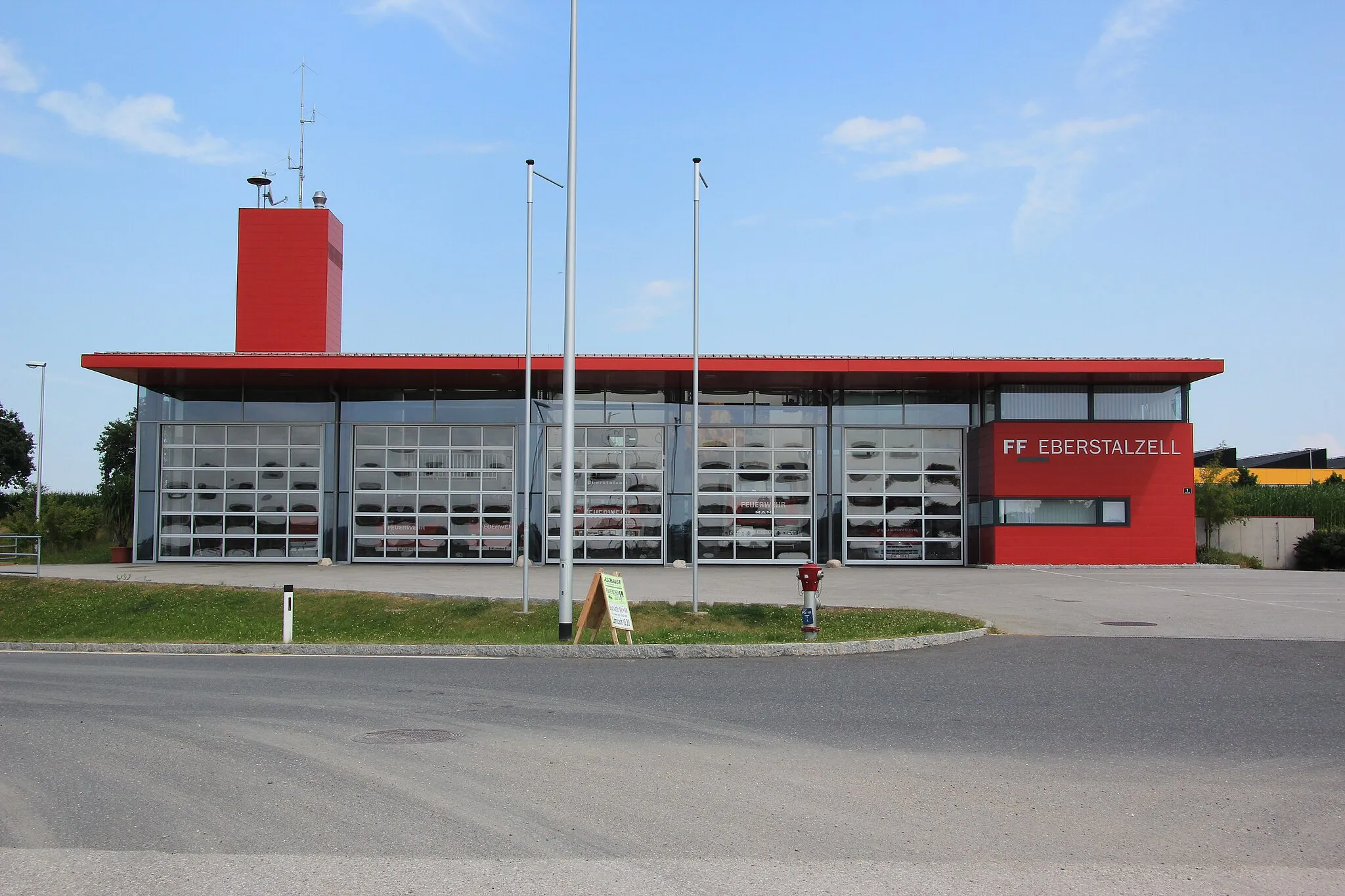 Photo showing: Feuerwehrhaus der Freiwilligen Feuerwehr Eberstalzell in Oberösterreich