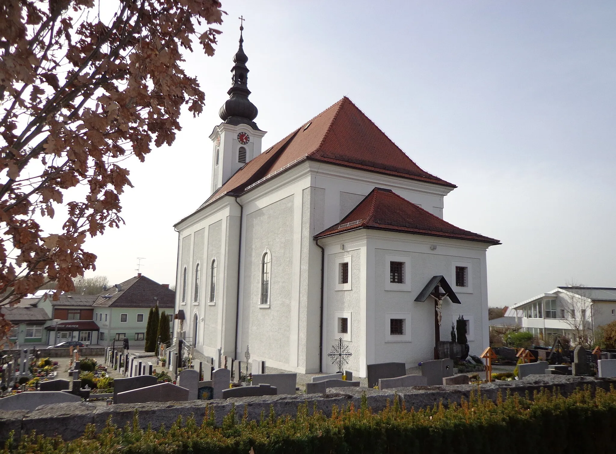 Photo showing: Saint Nicholas Church (Neuhofen im Innkreis), view from east