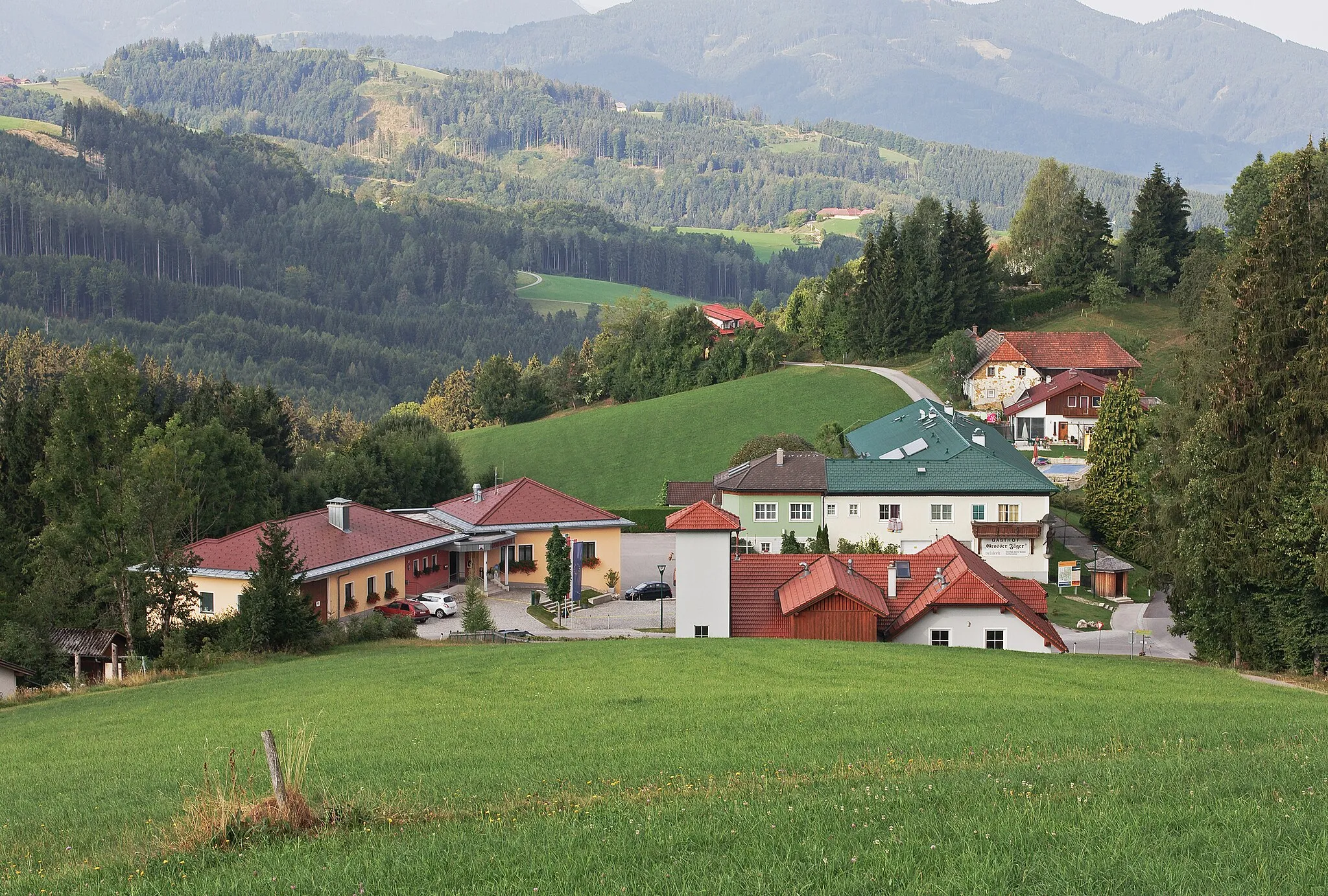 Photo showing: Blick auf das Ortszentrum von Oberschlierbach