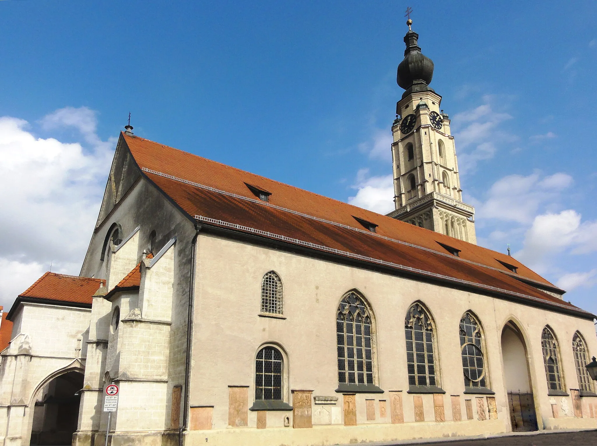 Photo showing: Saint Stephen's Parish Church in Braunau am Inn