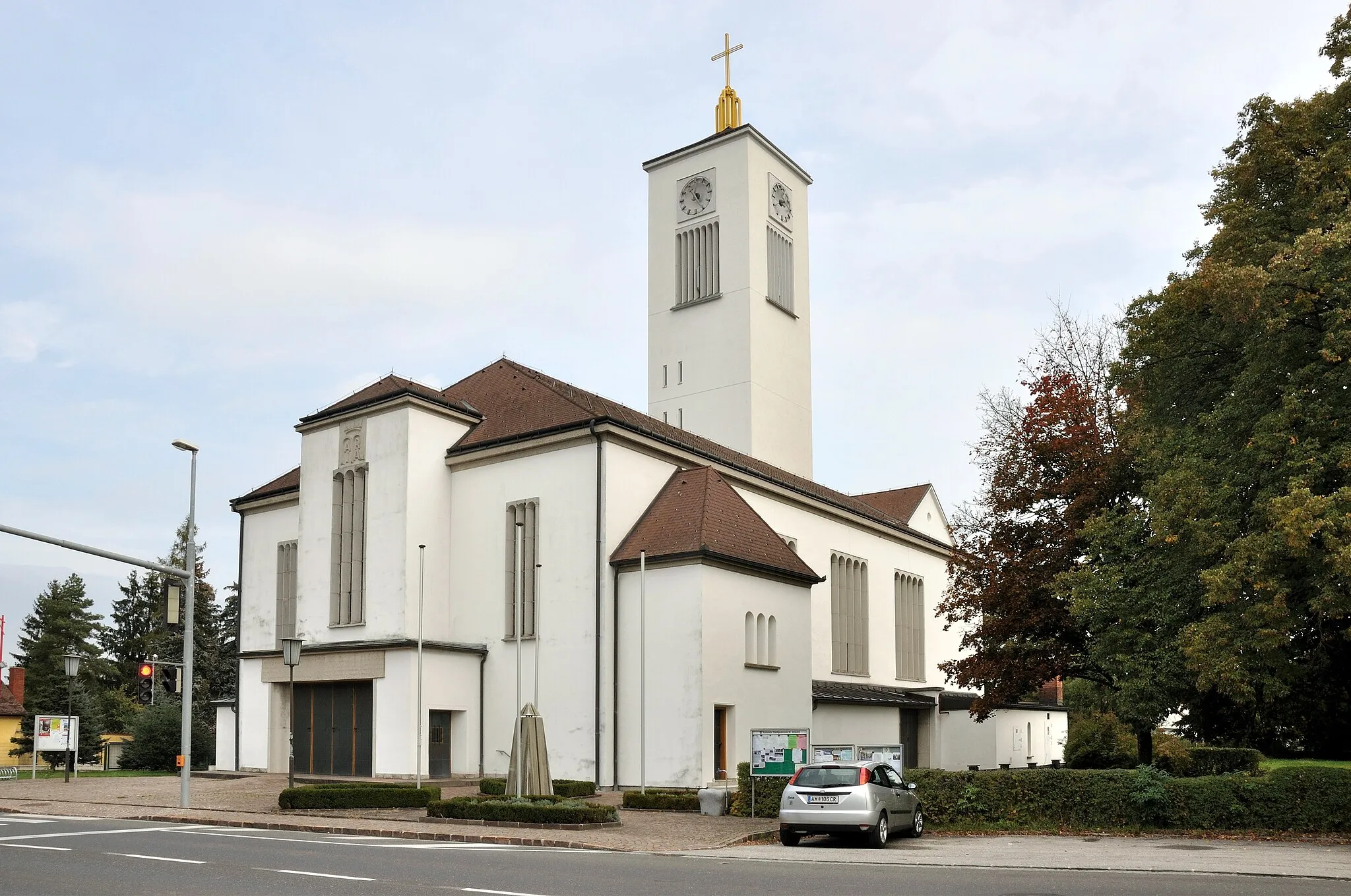 Photo showing: Kath. Pfarrkirche hl. Maria von der immerwährenden Hilfe