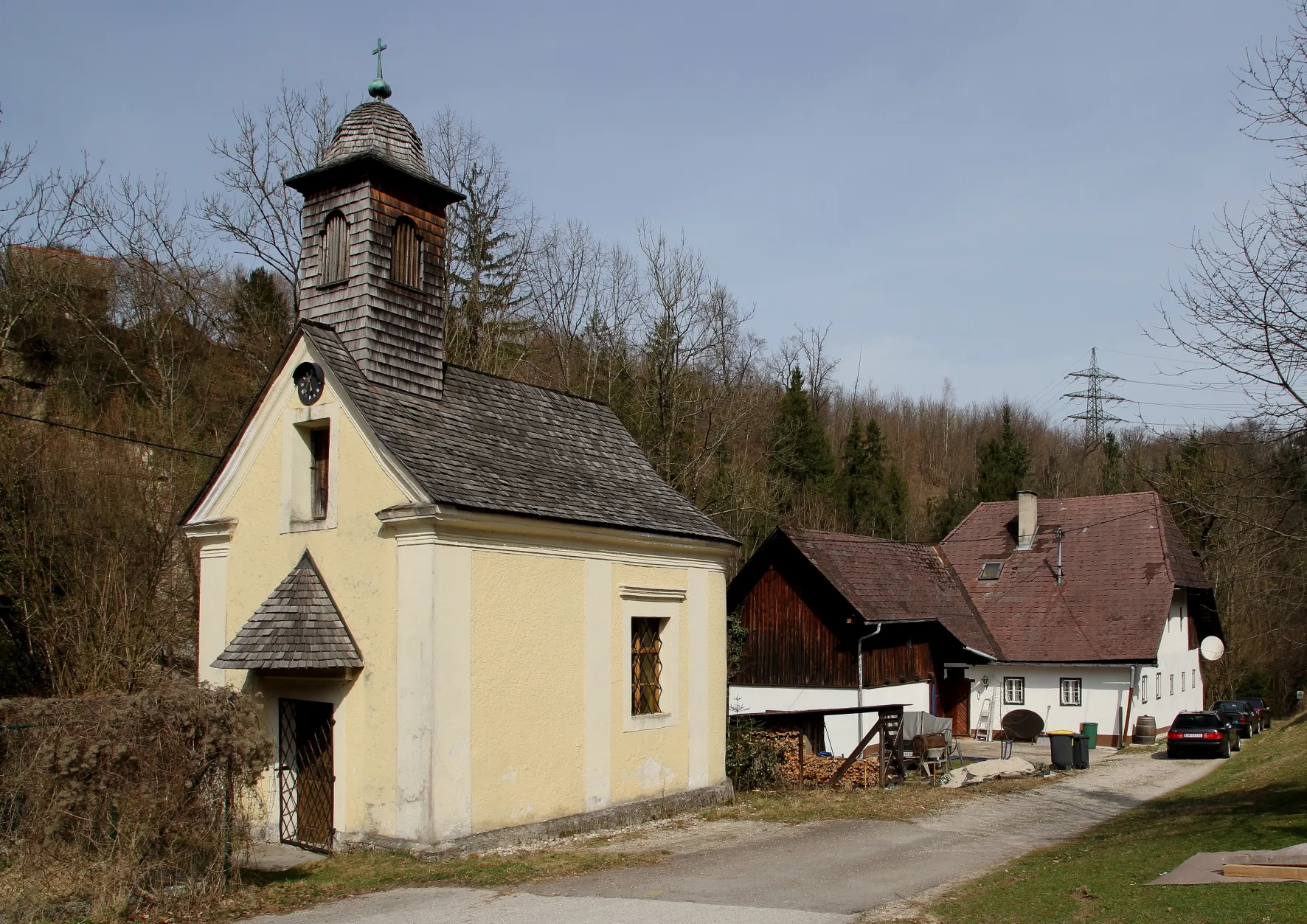Photo showing: Die Traunfallkapelle hl. Nikolaus aus dem Ende des 17. Jahrhunderts.