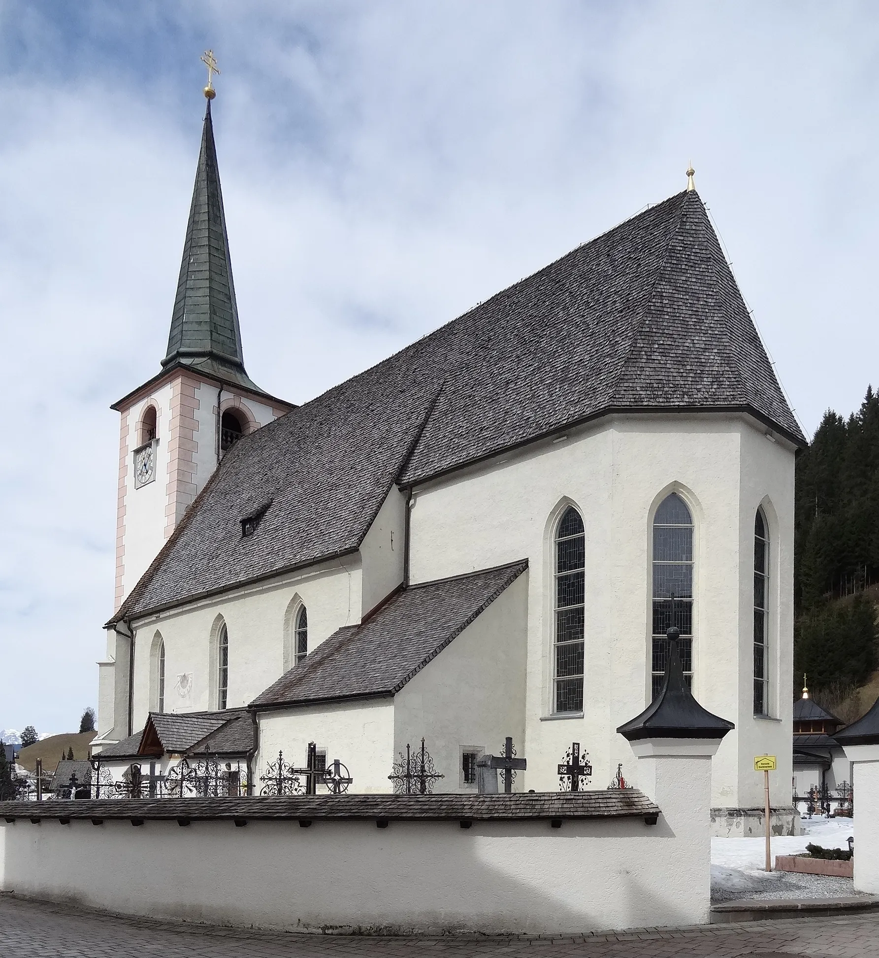 Photo showing: Exterior of Saints Peter and Paul Church (Filzmoos)