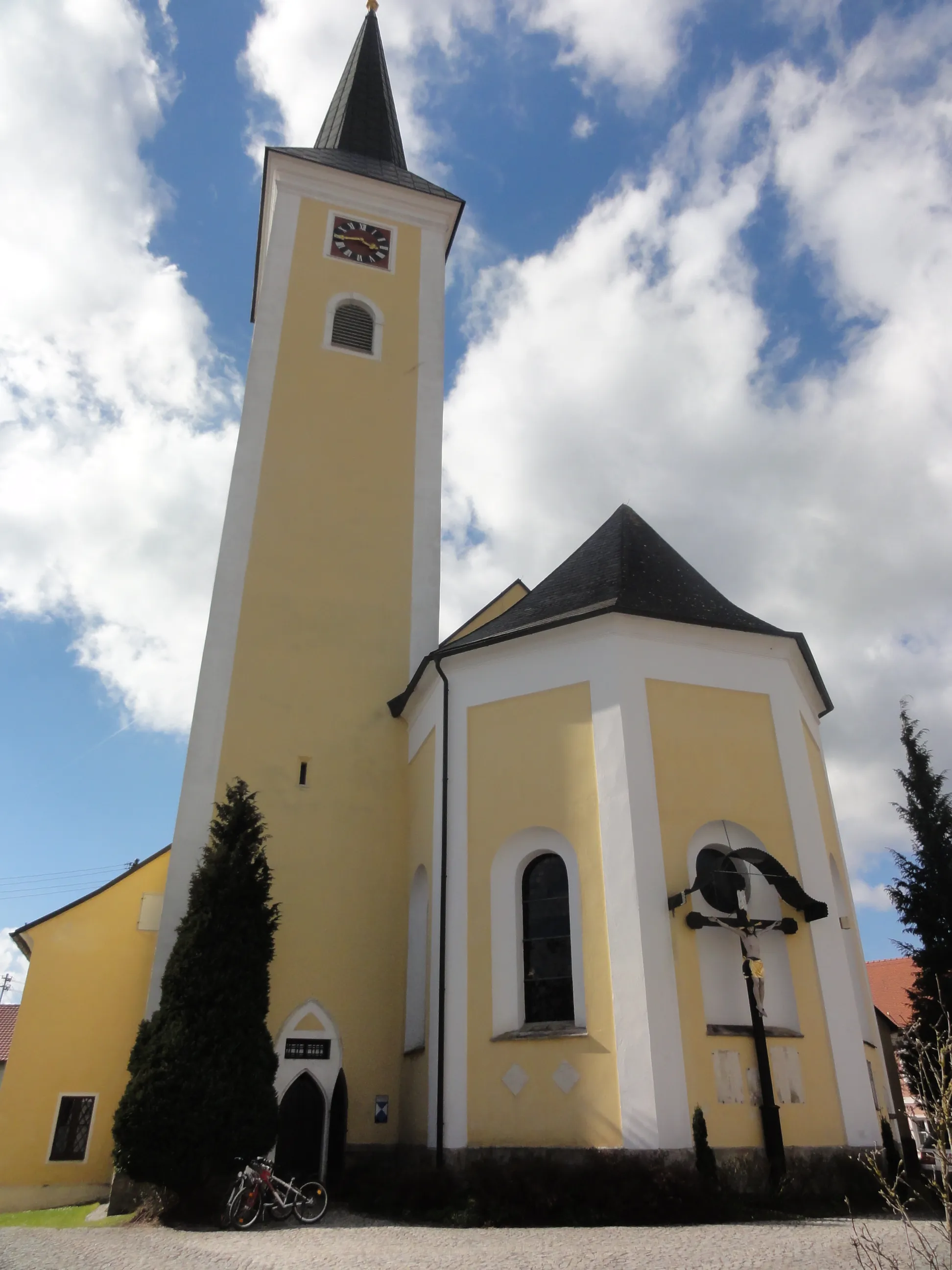 Photo showing: Kath. Pfarrkirche, Neukirchen am Walde