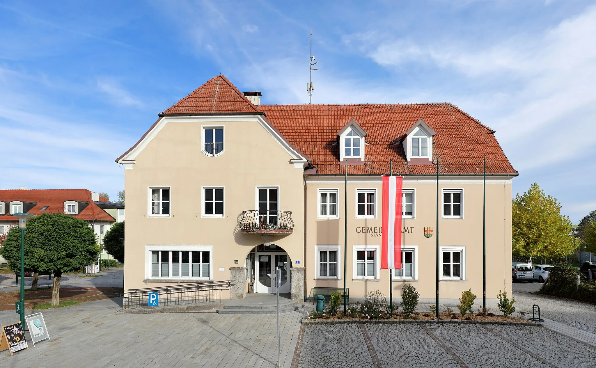Photo showing: Krenglbach municipal office