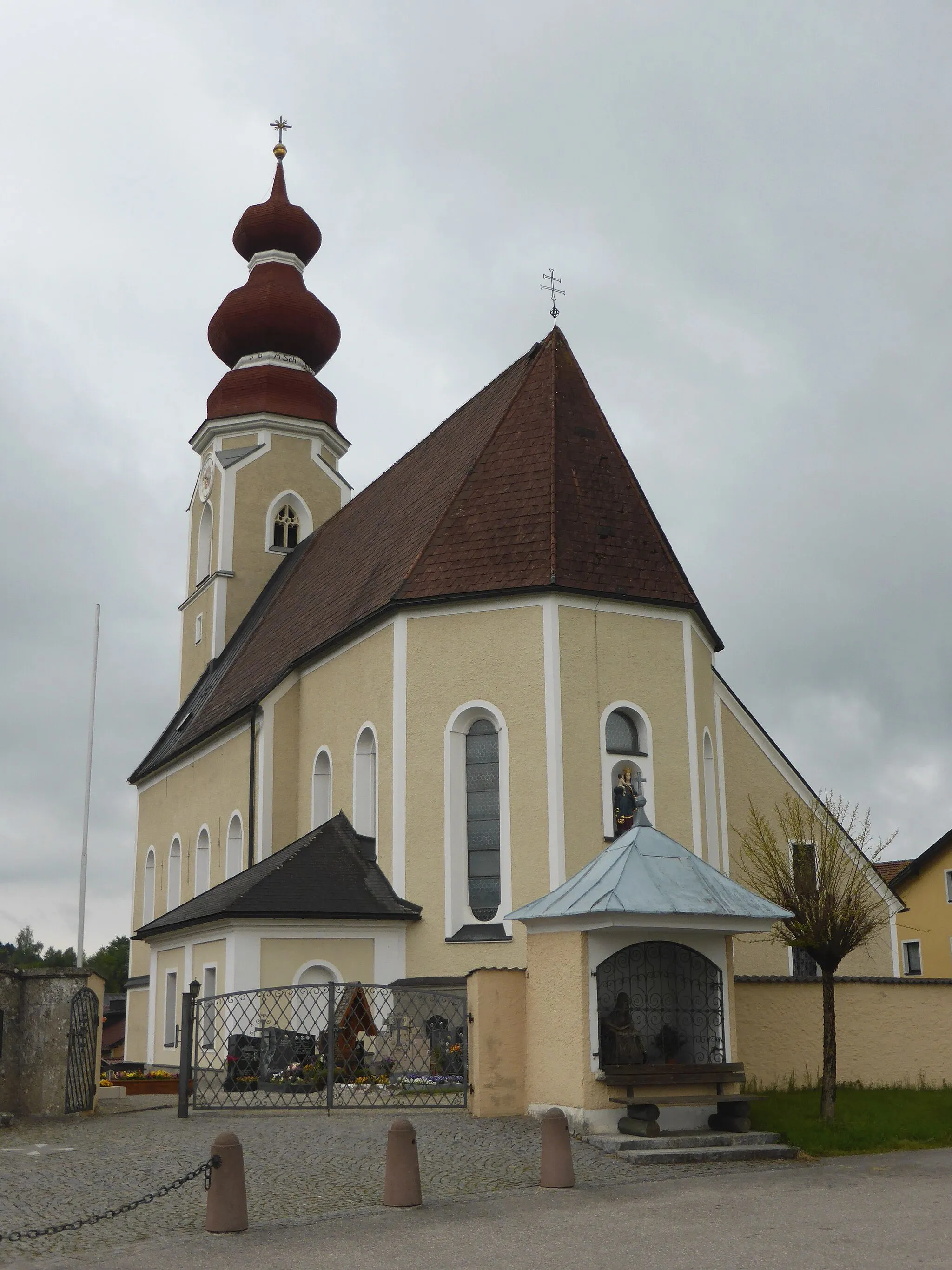 Photo showing: Kath. Filialkirche Mariae Himmelfahrt in Irrsdorf