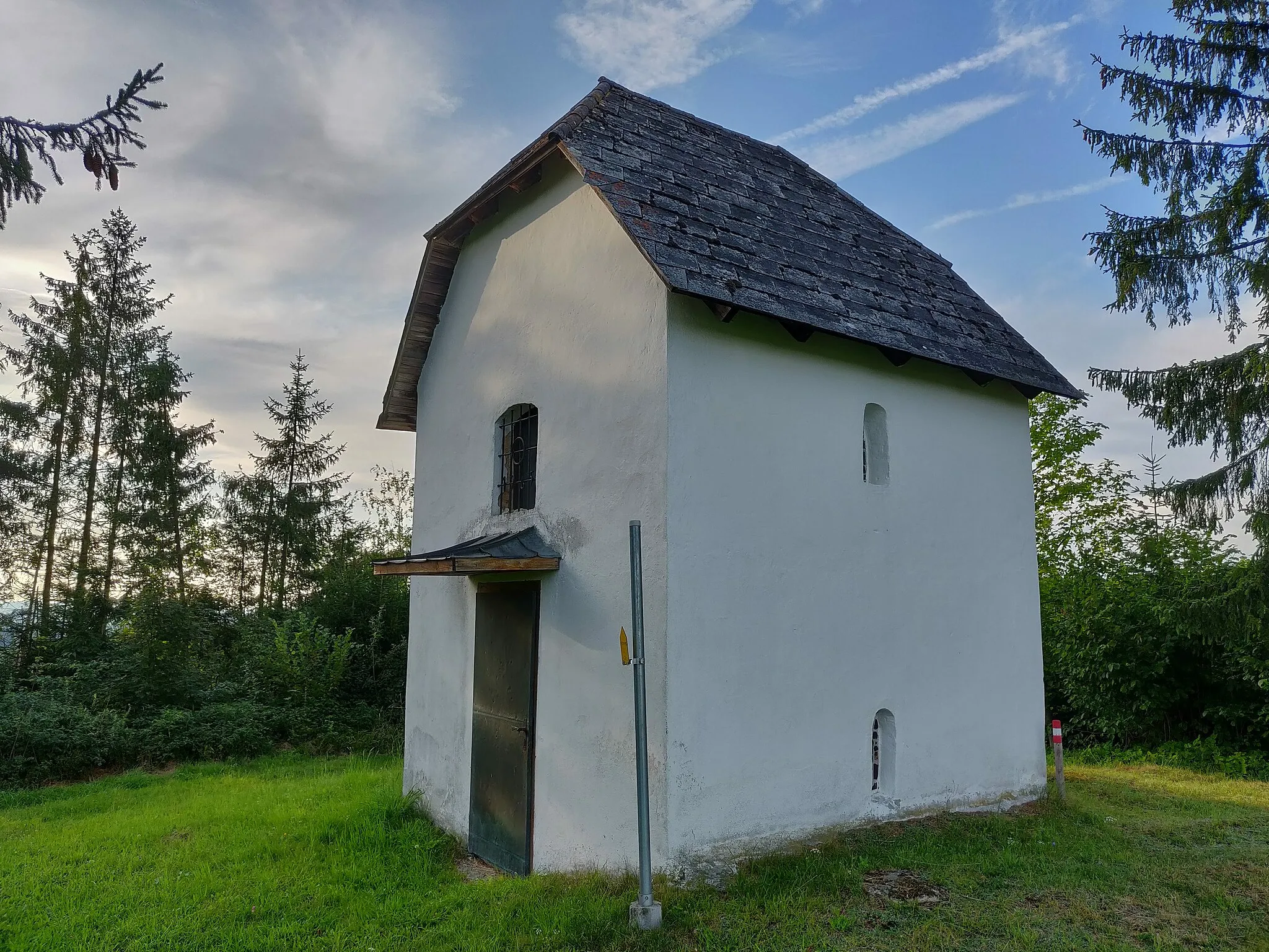 Photo showing: Kalvarienbergkapelle östlich von Sankt Johann am Wimberg - Südansicht