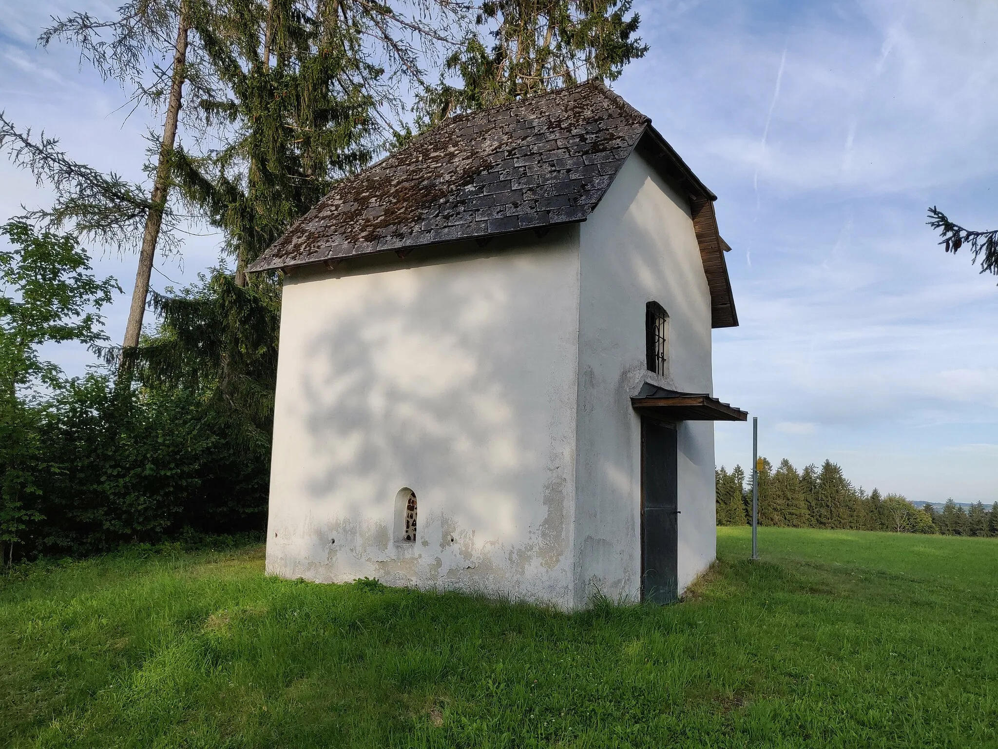 Photo showing: Kalvarienbergkapelle östlich von Sankt Johann am Wimberg - Westansicht