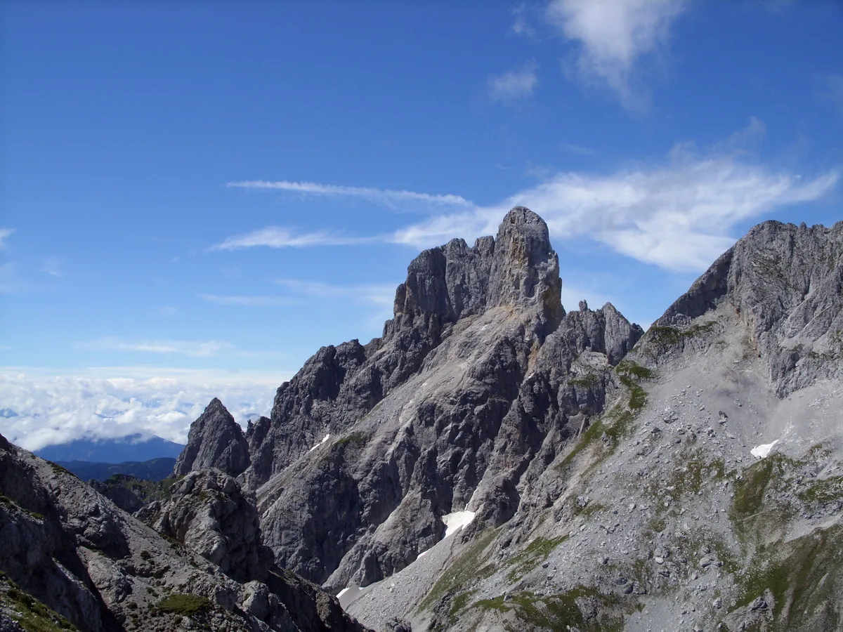 Photo showing: Große Bischofsmütze, the highest peak of Gosaukamm, as seen from the Steglkogel mountainside.
