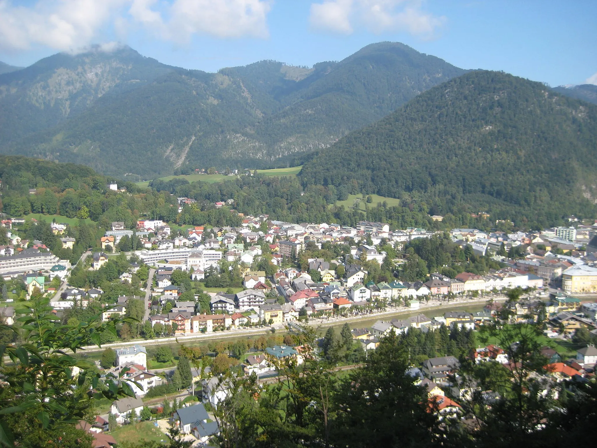 Photo showing: Blick auf Bad Ischl vom Aussichtsturm des Siriuskogl