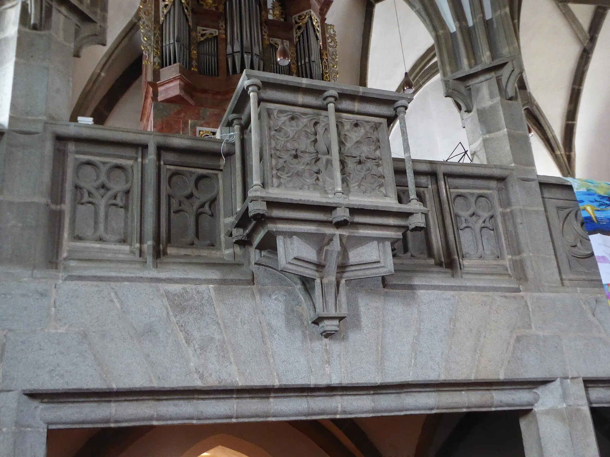 Photo showing: Pfarrkirche hll. Simon und Judas, Pabneukirchen, Oberösterreich - Balkon in der Emporenbrüstung