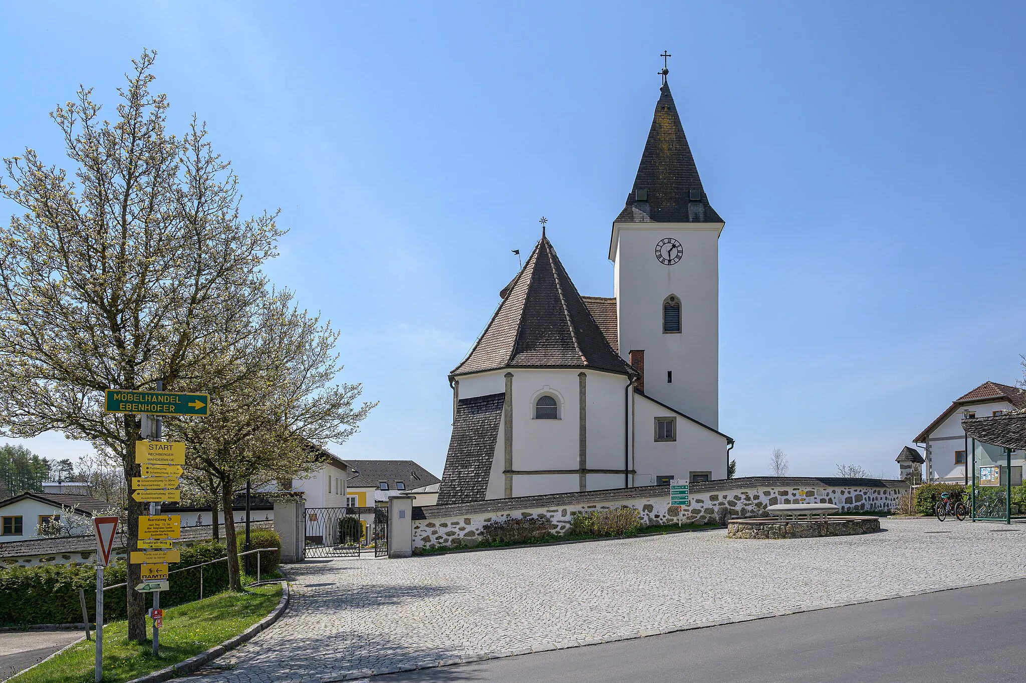 Photo showing: The parish church Rechberg is dedicated to St. Nicholas and was mentioned in a document as early as 1209.