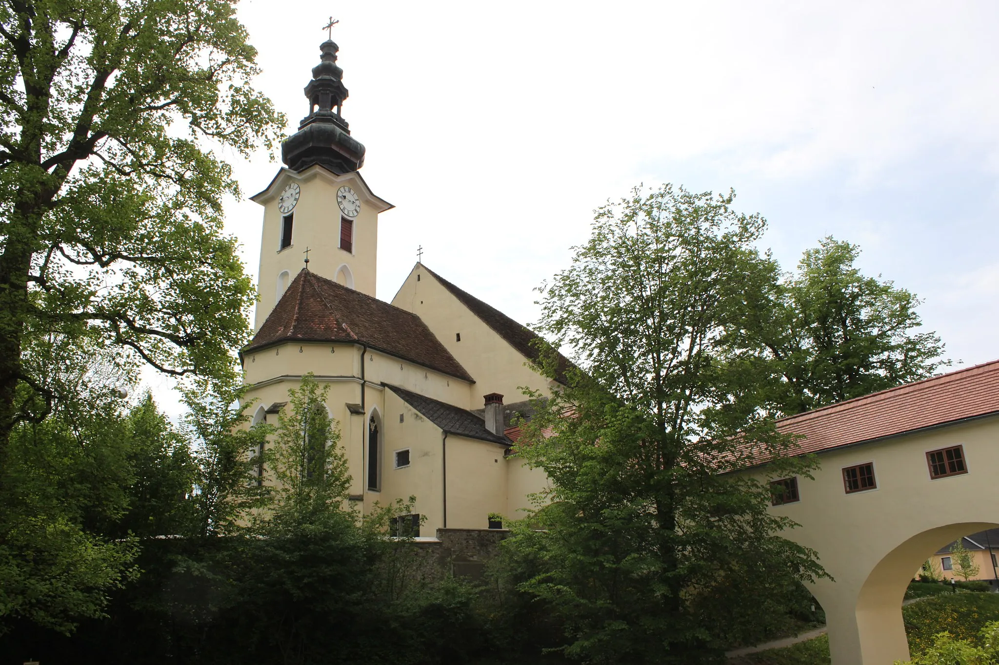 Photo showing: Kath. Pfarrkirche hll. Petrus und Paulus