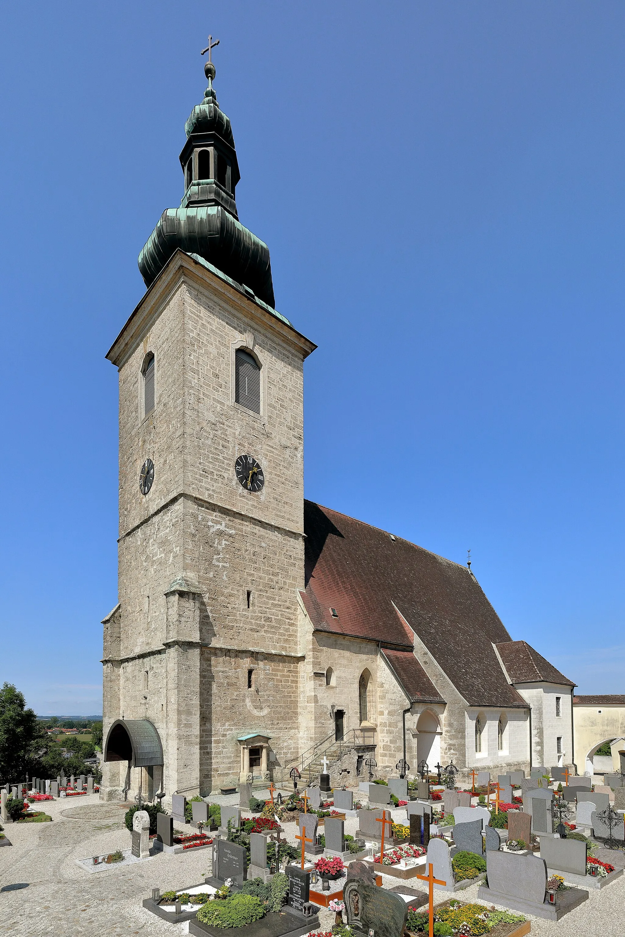 Photo showing: Parish church of Steinerkirchen an der Traun in Upper Austria.