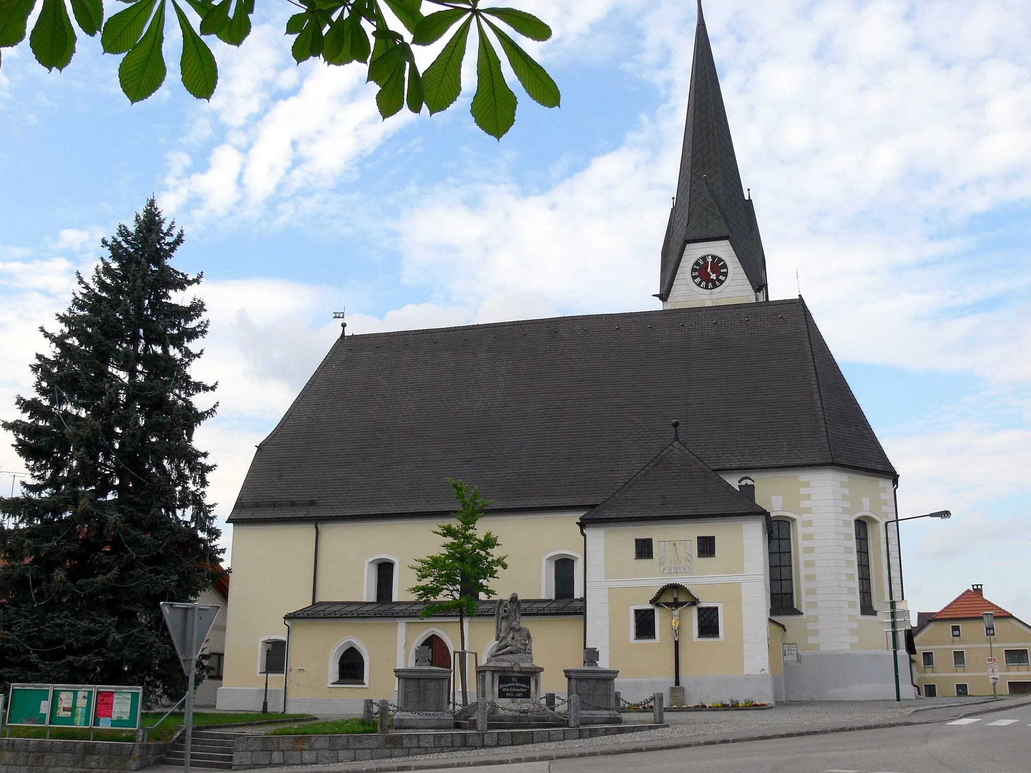 Photo showing: Michaelnbach ( Upper Austria ). Saint Michael parish church.