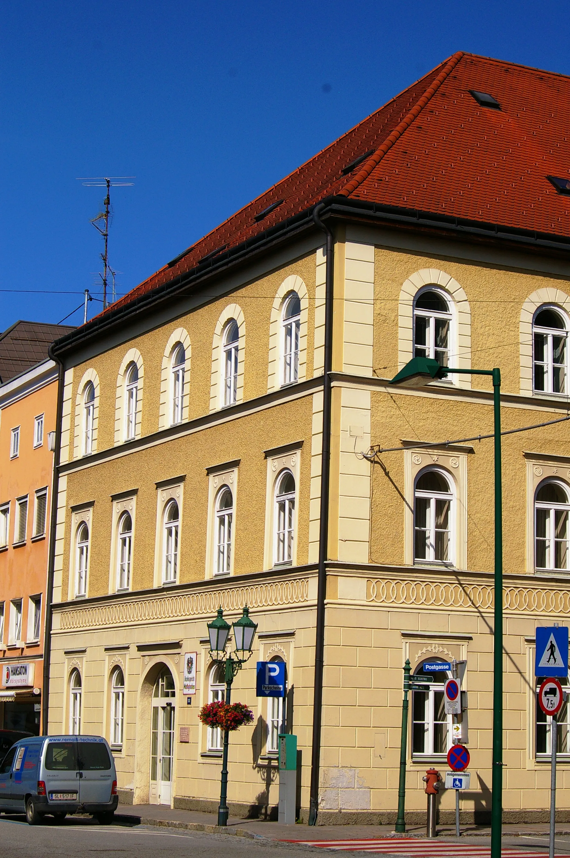 Photo showing: District court Mattighofen (Austria)