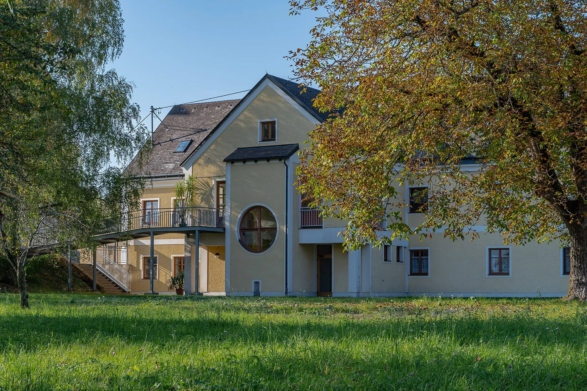 Photo showing: Rectory of Waldneukirchen, view from the garden