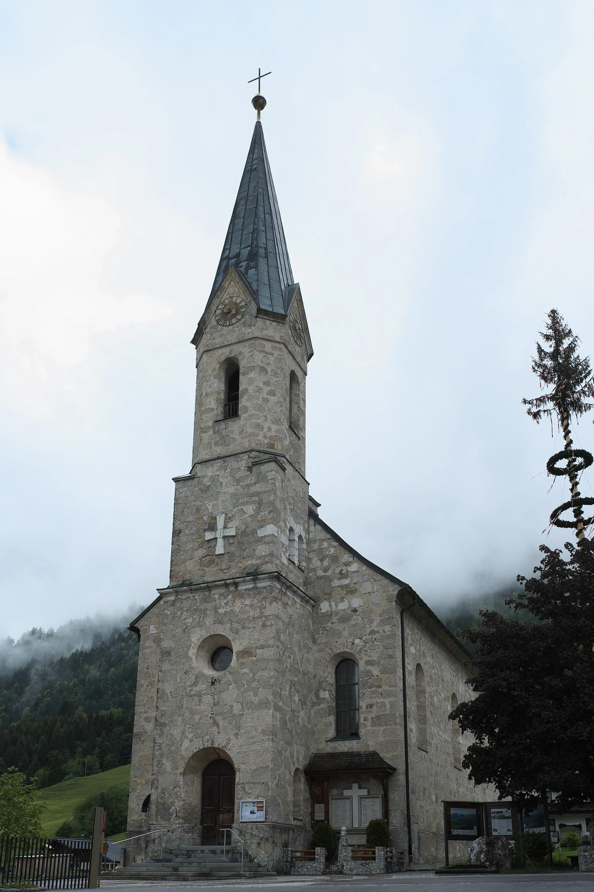 Photo showing: Katholische Pfarrkirche Heilig Kreuz in Rußbach am Paß Gschütt im Bundesland Salzburg (Österreich)