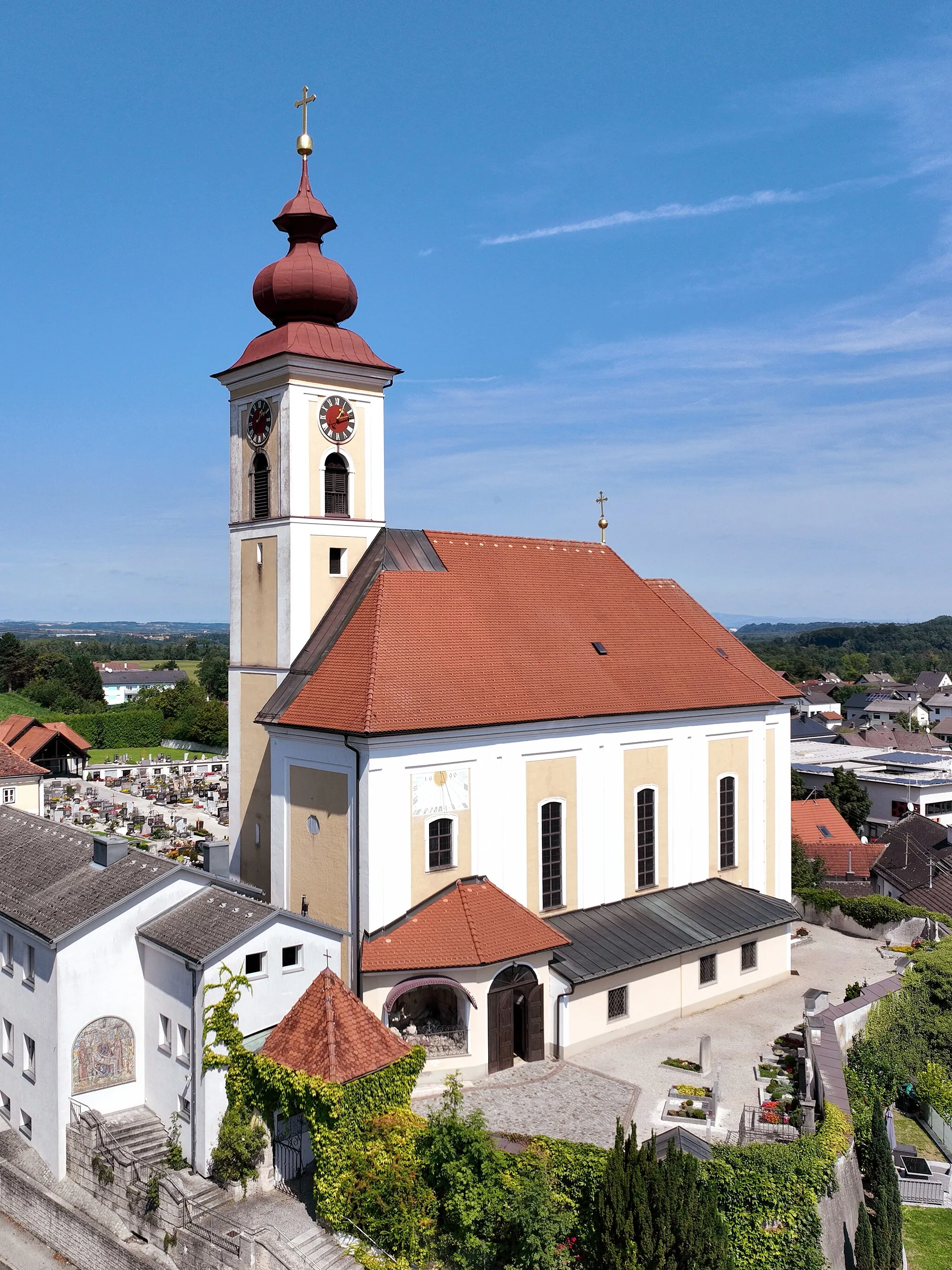 Photo showing: Southwest view of the parish church of Bad Wimsbach.