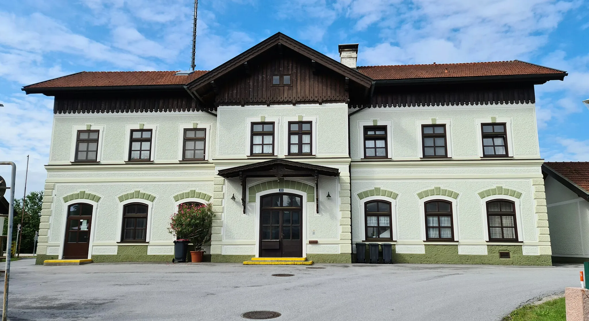 Photo showing: Bahnhof Friedburg-Lengau