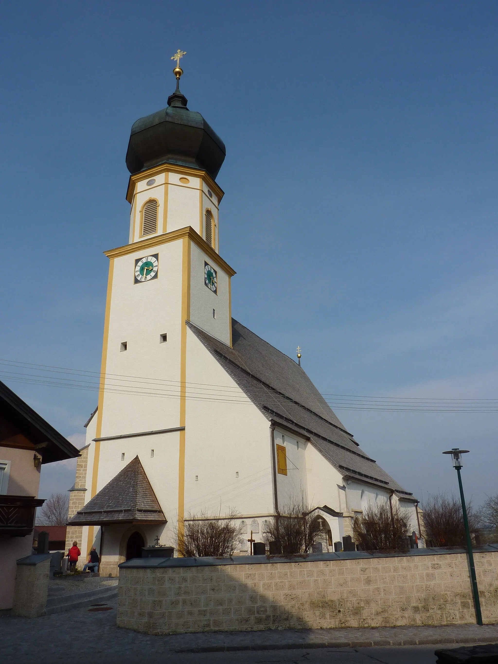 Photo showing: Pfarrkirche, Höhnhart, Oberösterreich

This media shows the protected monument with the number 58625 in Austria. (Commons, de, Wikidata)